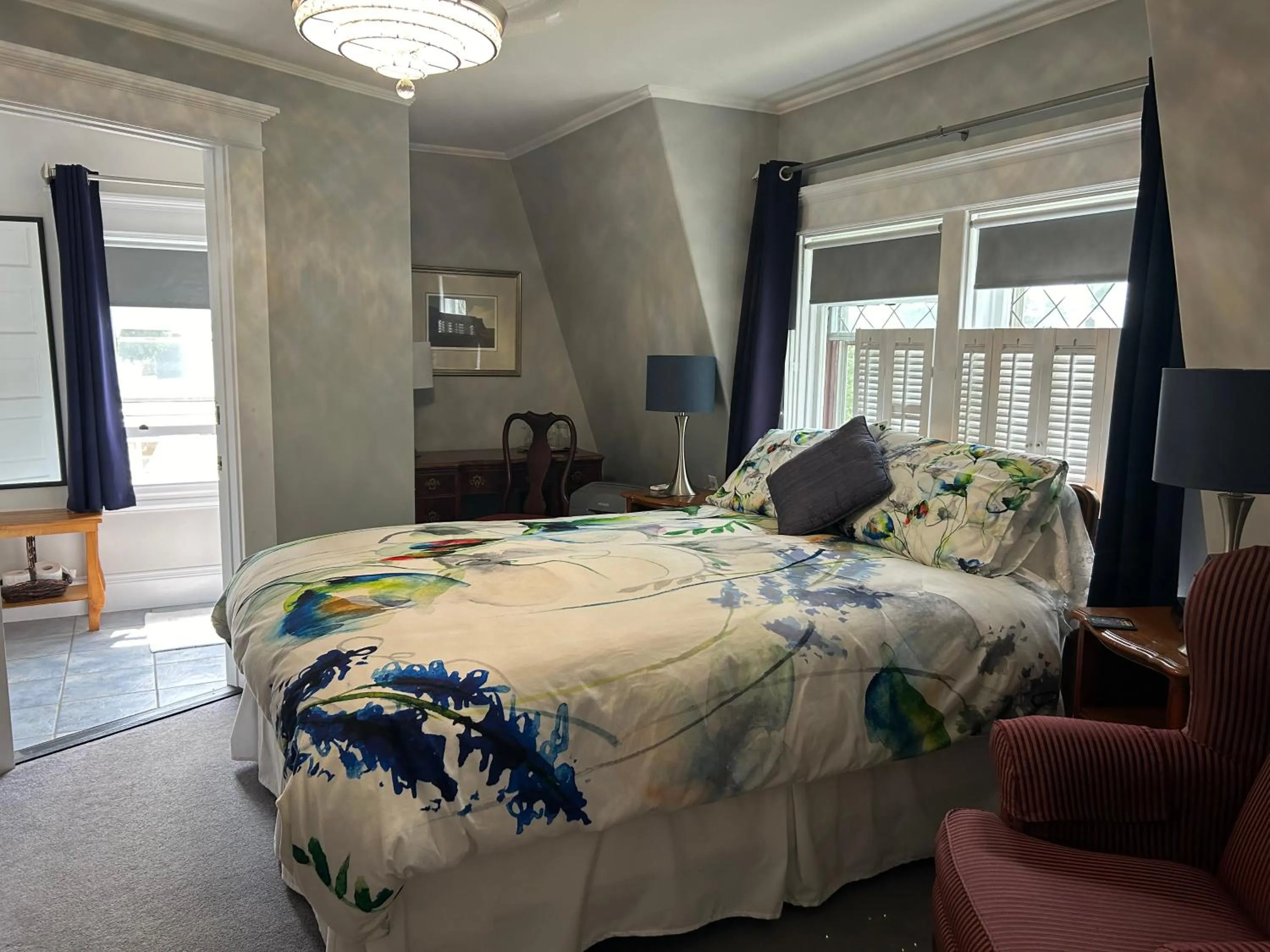 Photo of the whole room, Bed in Belgravia B&B