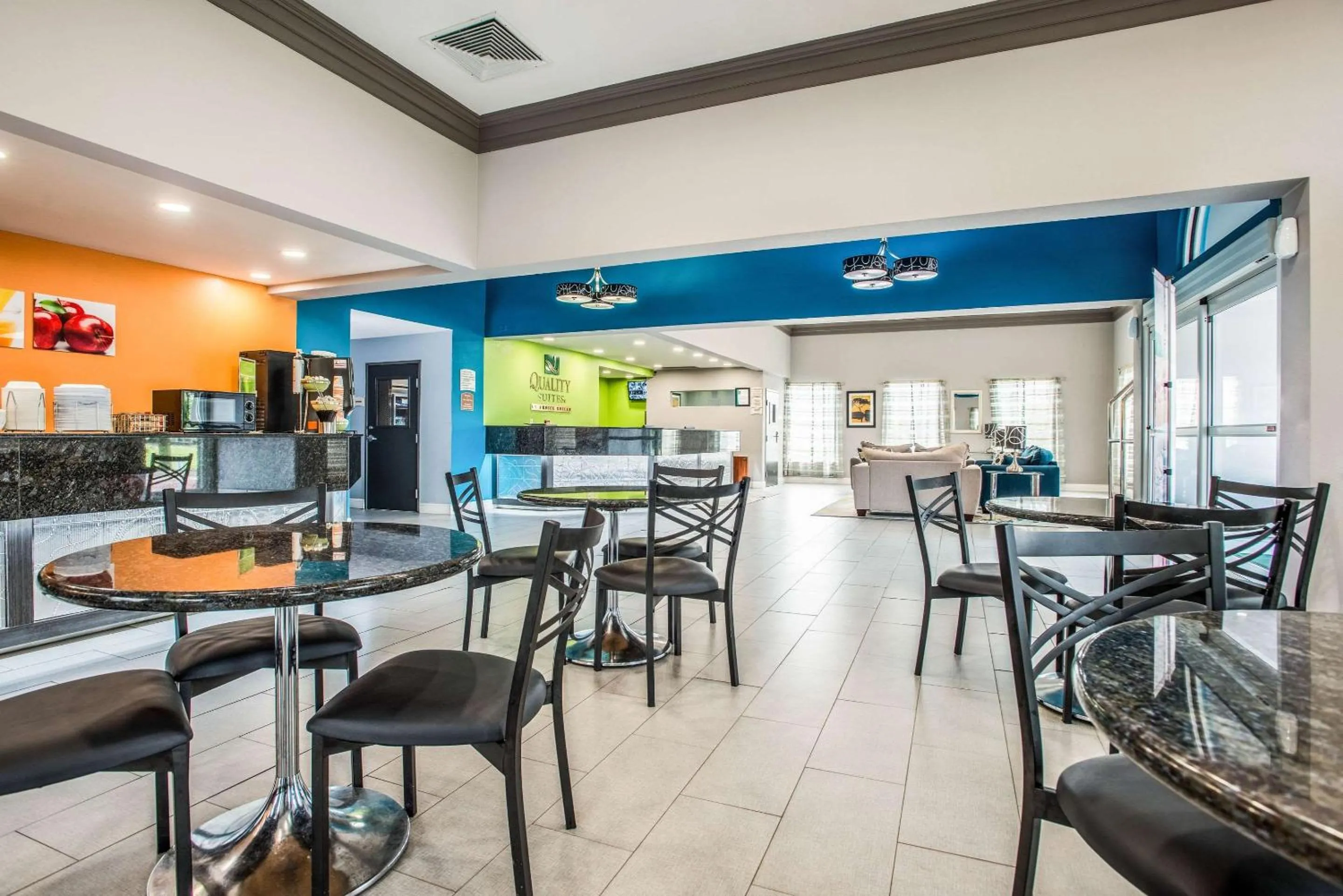 Restaurant/Places to Eat in Quality Suites Lake Charles Downtown