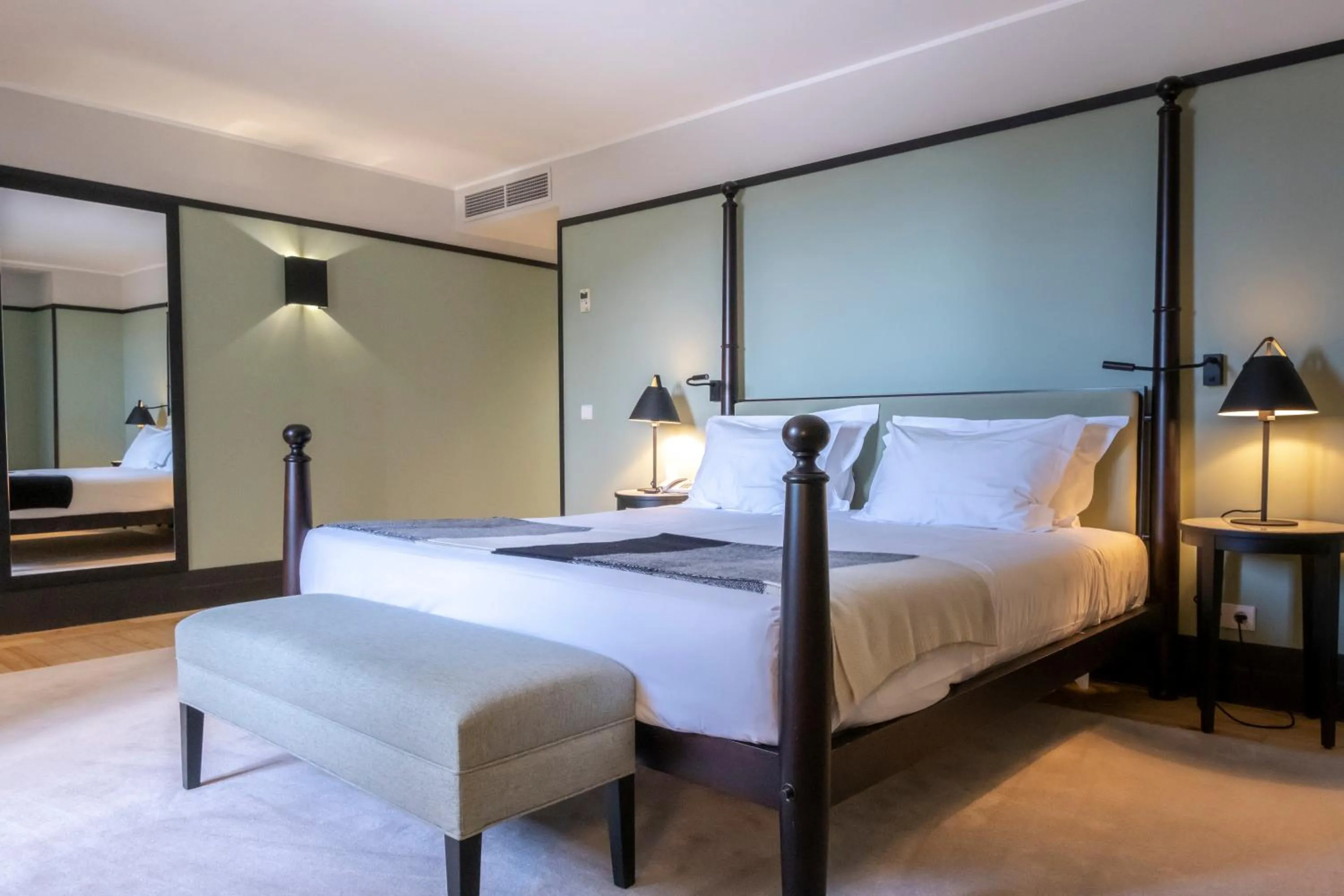 Bedroom, Bed in Palacio da Lousa Boutique Hotel