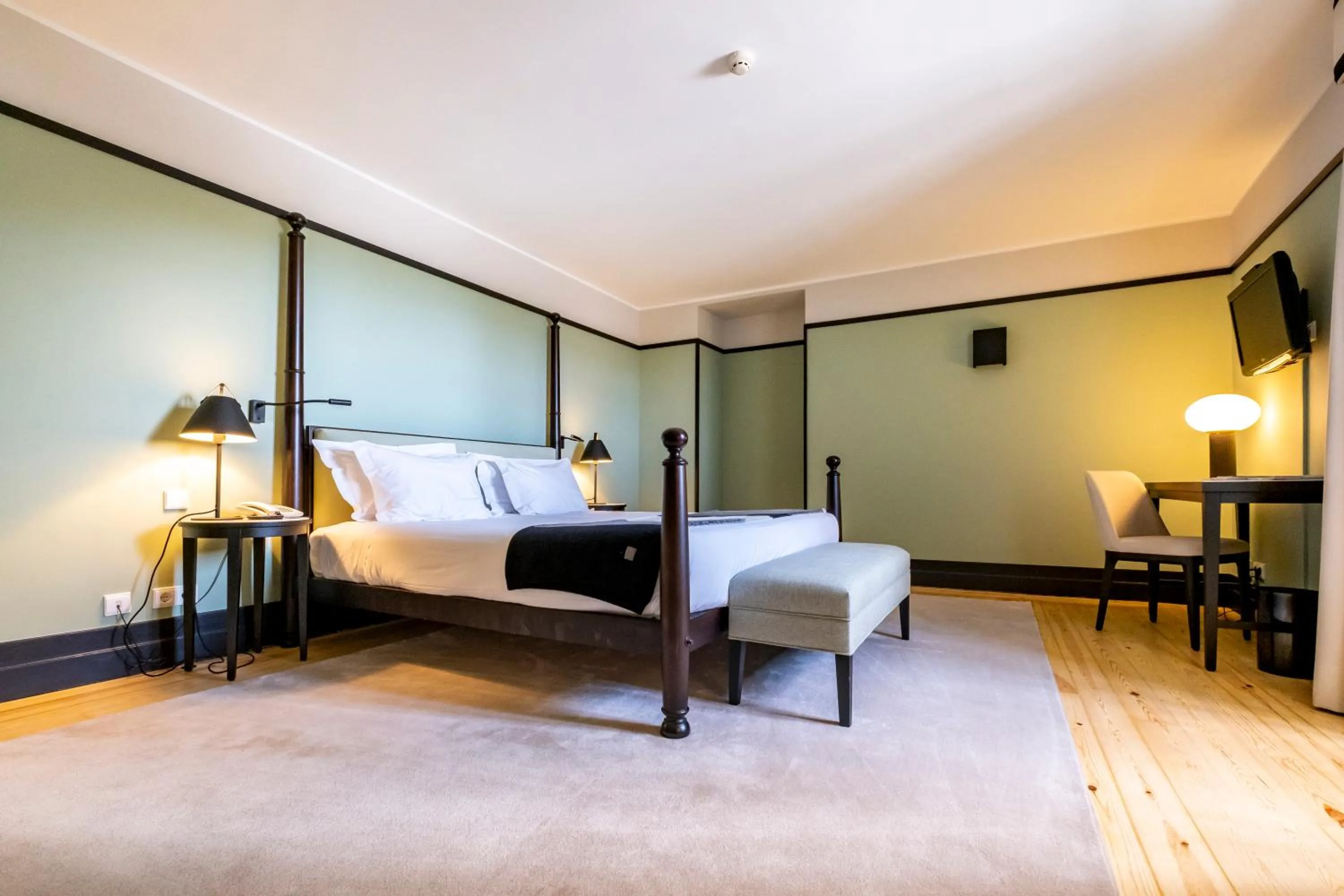 Bedroom, Bed in Palacio da Lousa Boutique Hotel