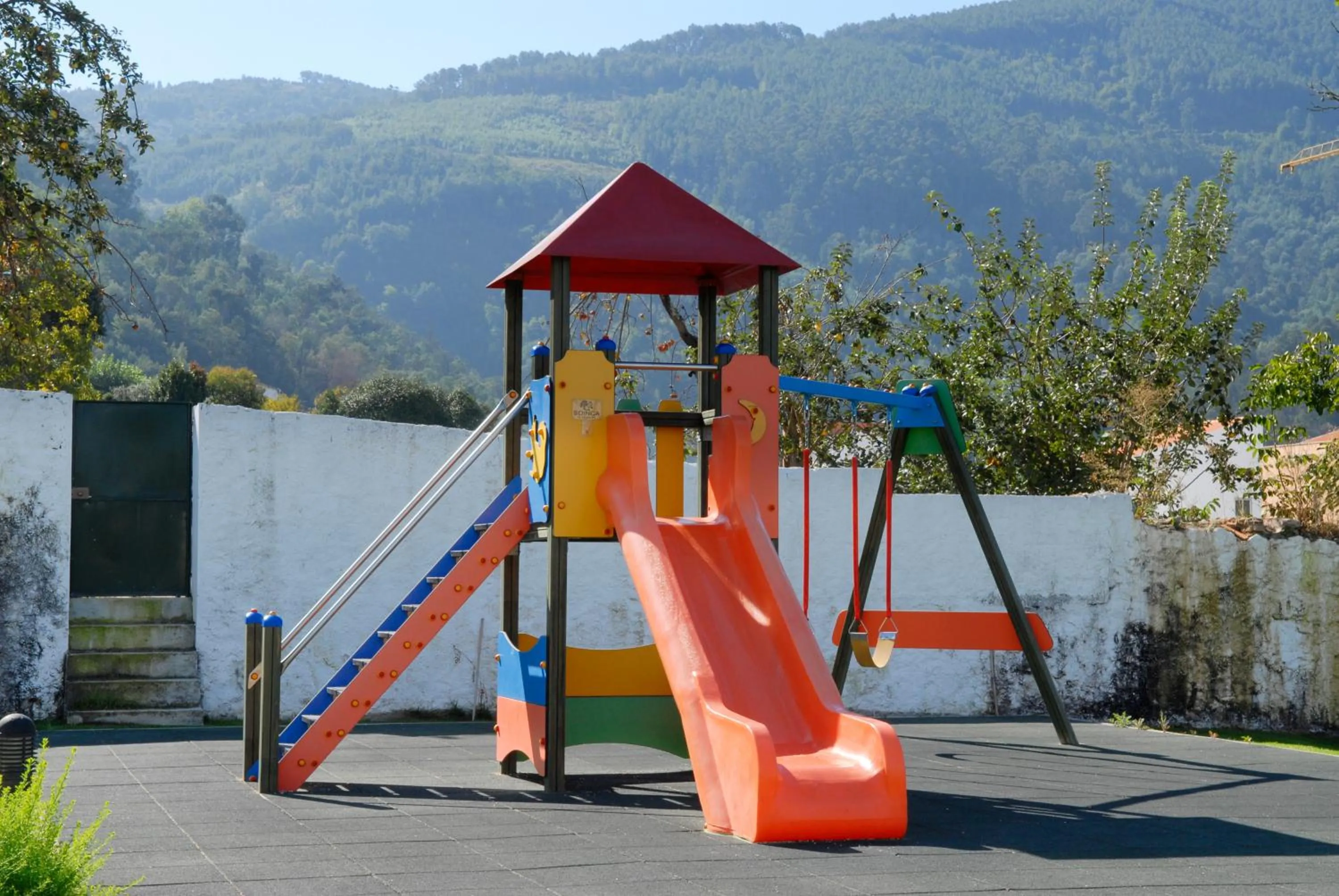 Children play ground in Palacio da Lousa Boutique Hotel