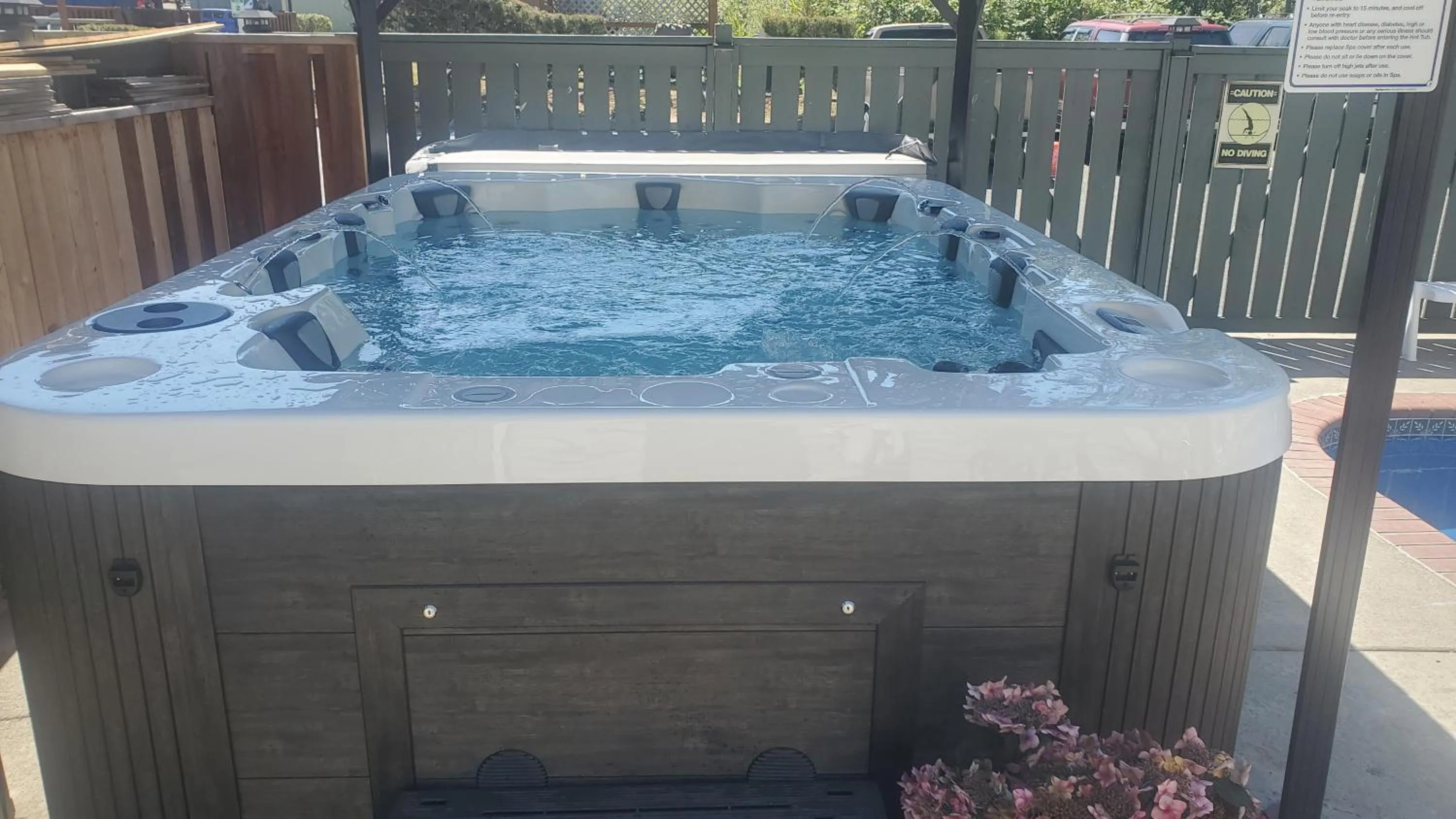 Hot Tub in Fidalgo Country Inn