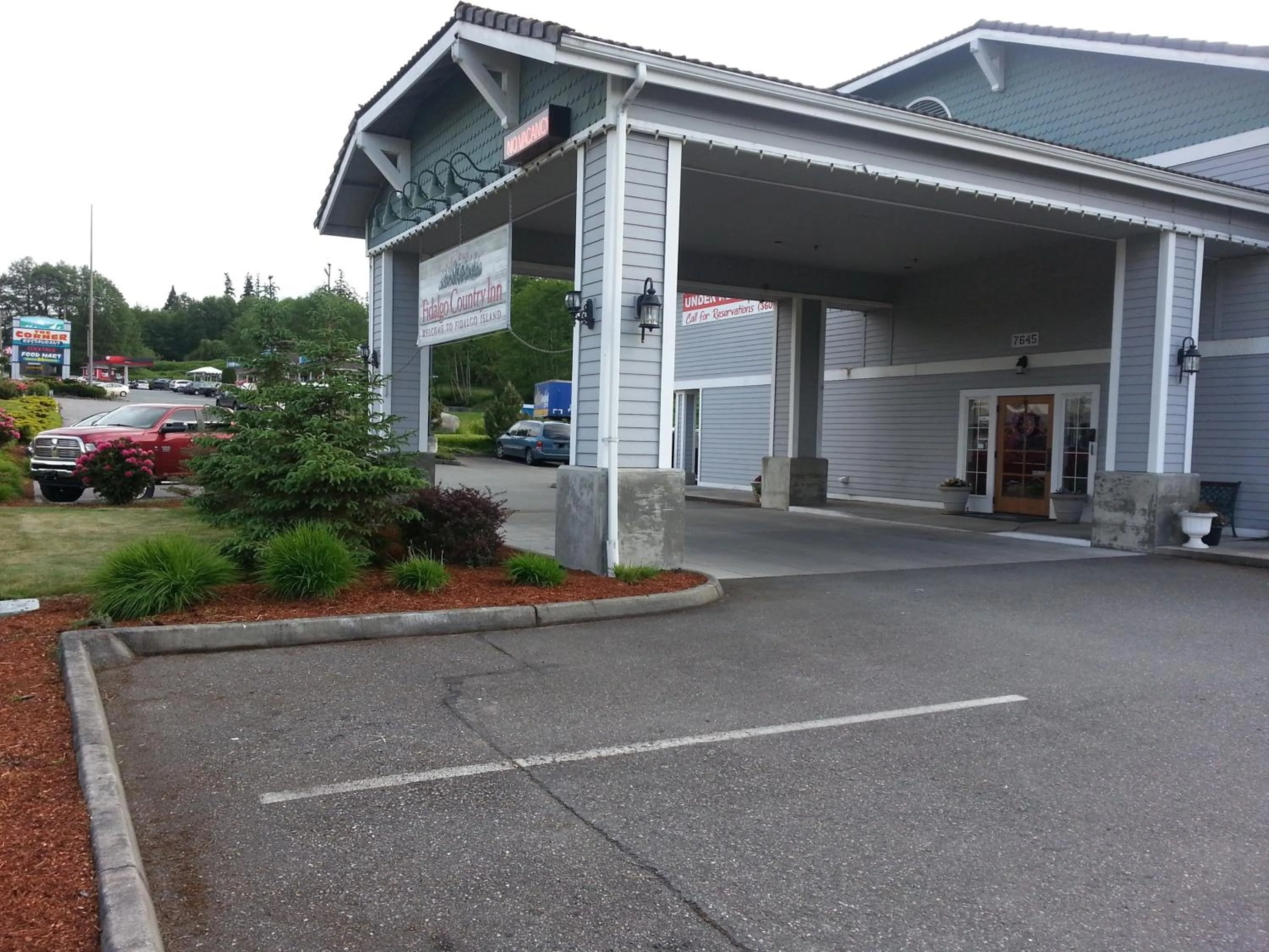 Facade/entrance in Fidalgo Country Inn