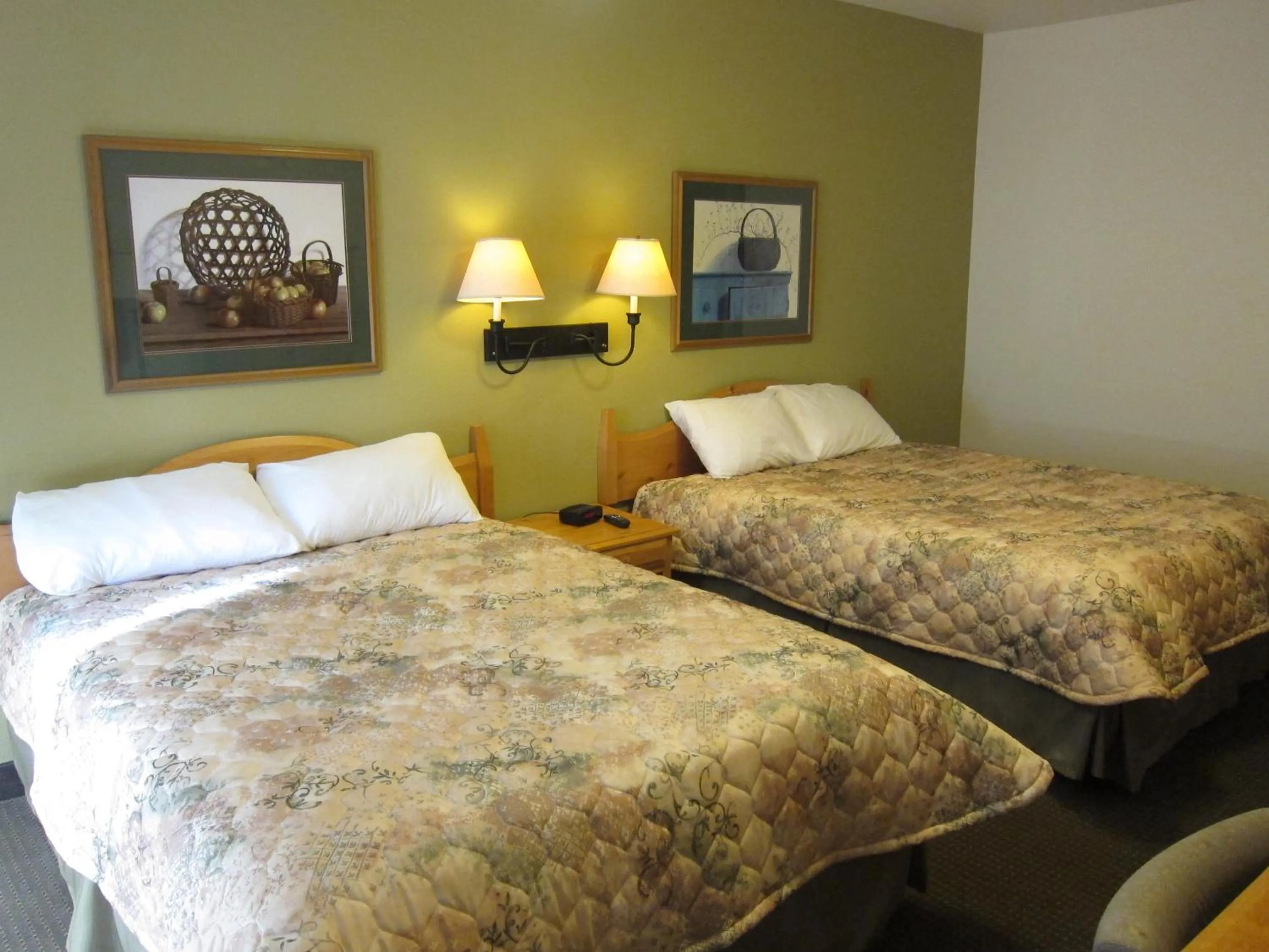 Photo of the whole room, Bed in Fidalgo Country Inn