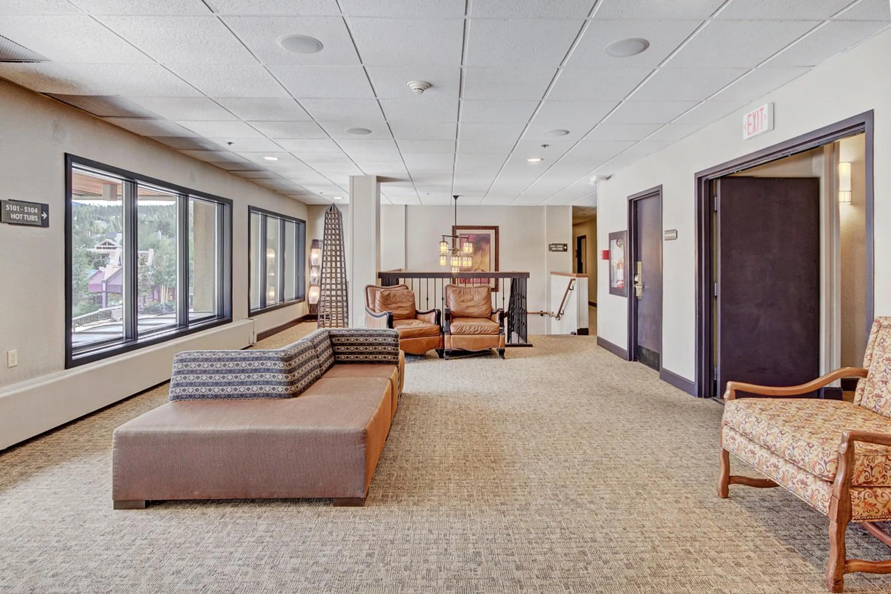 Communal lounge/ TV room in Village at Breckenridge Resort