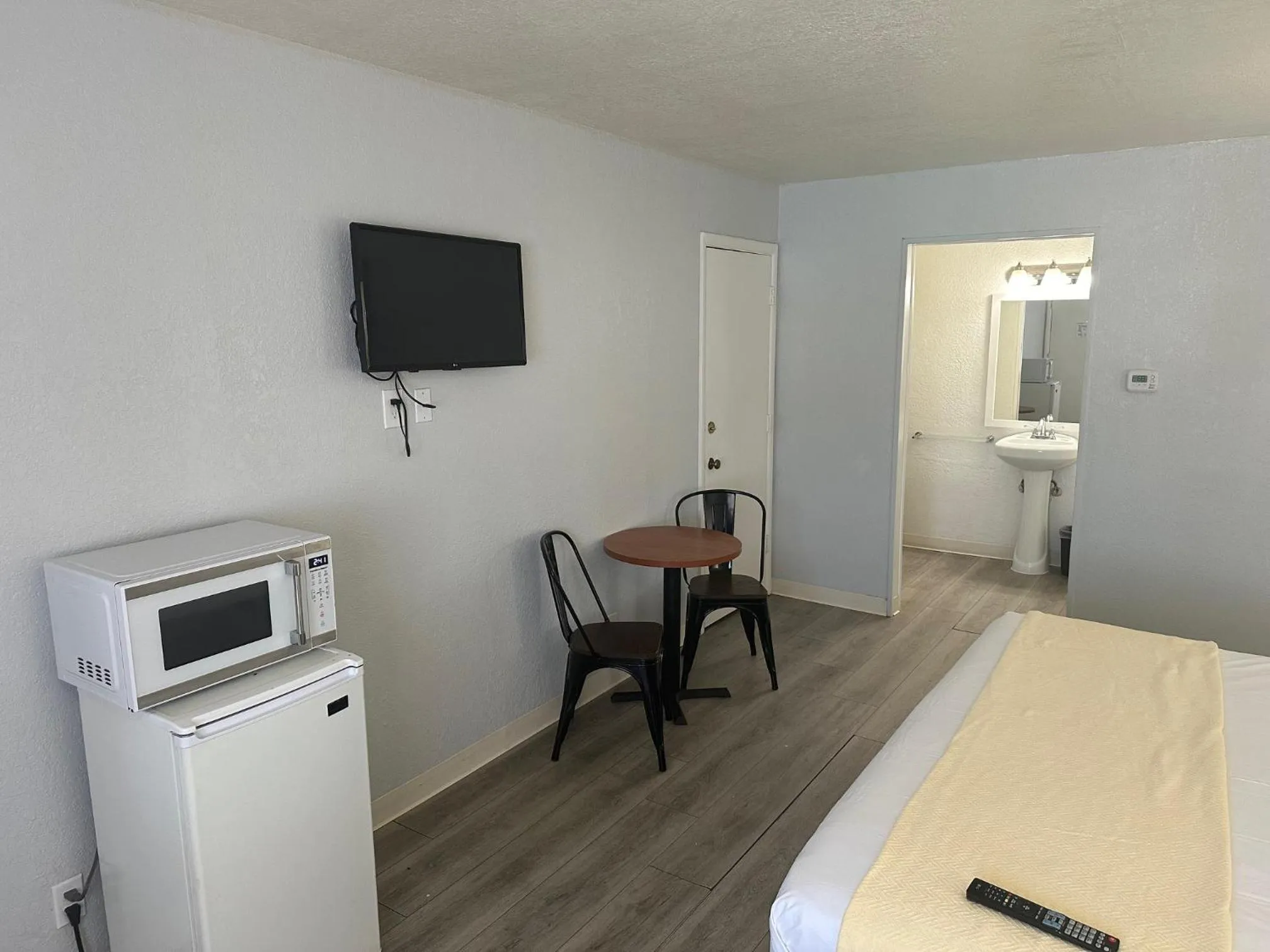 Bedroom, Bed in Premier Inns Metro