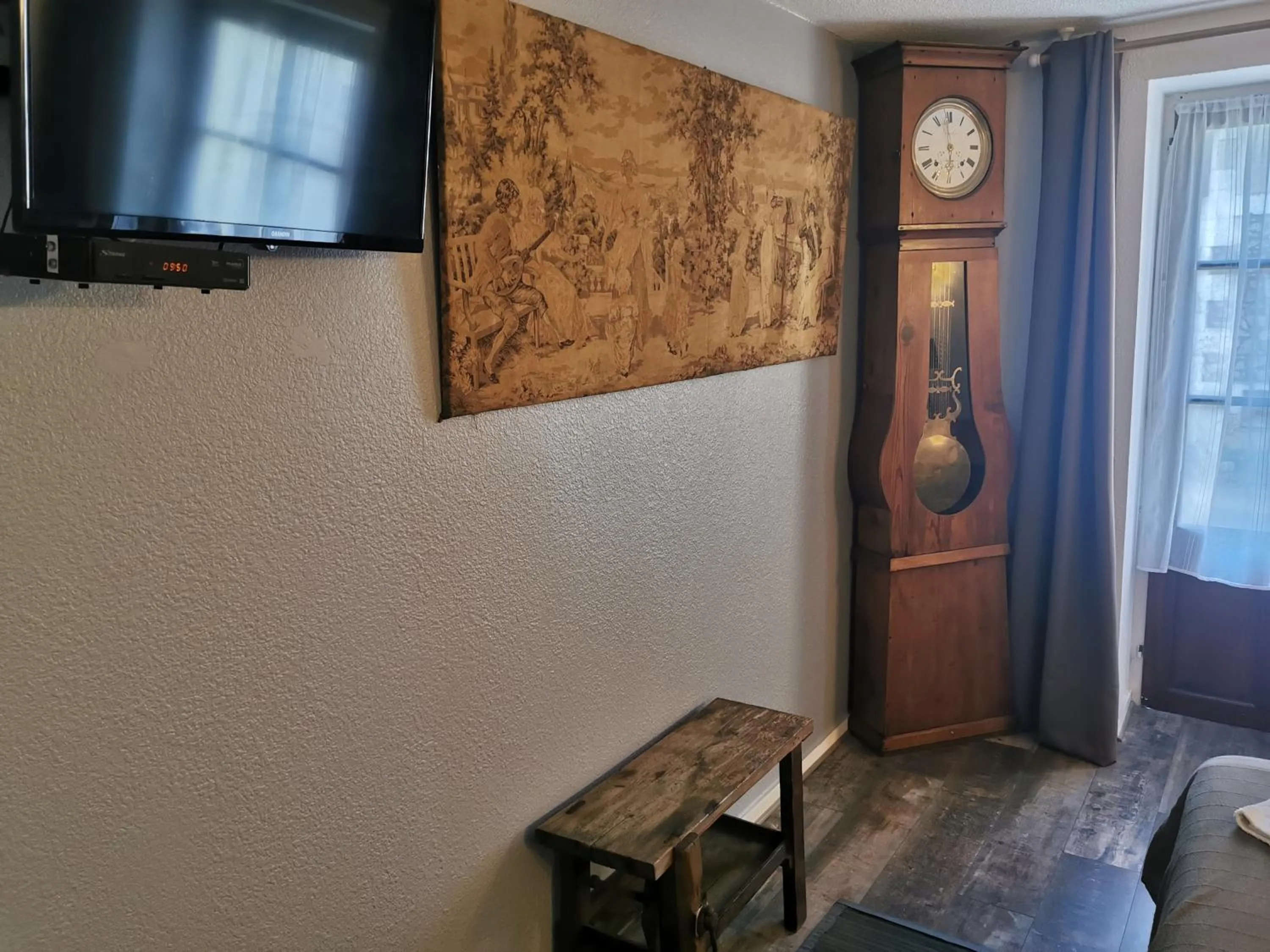 TV and multimedia in Les Tamaris