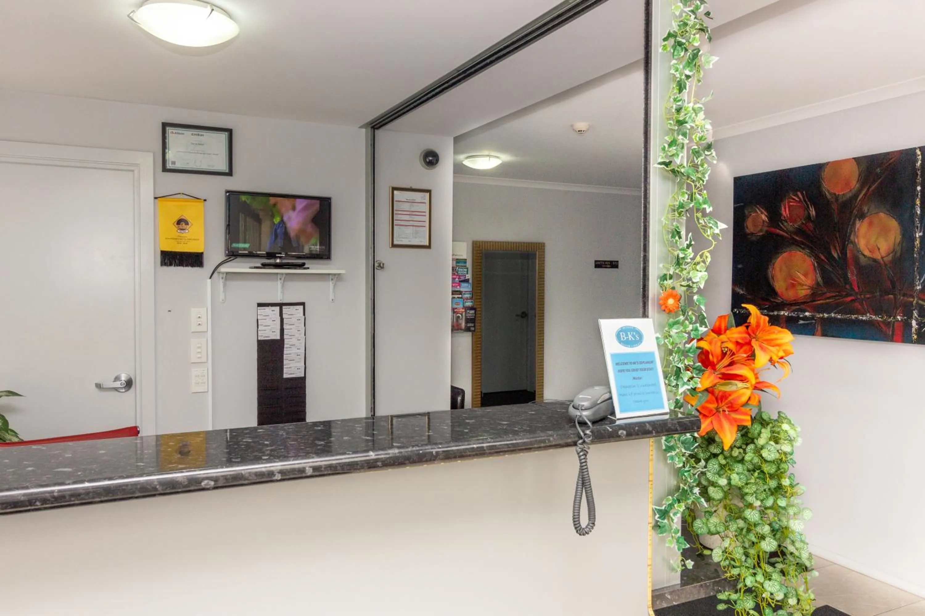 Facade/entrance in BKs Premier Motel Esplanade