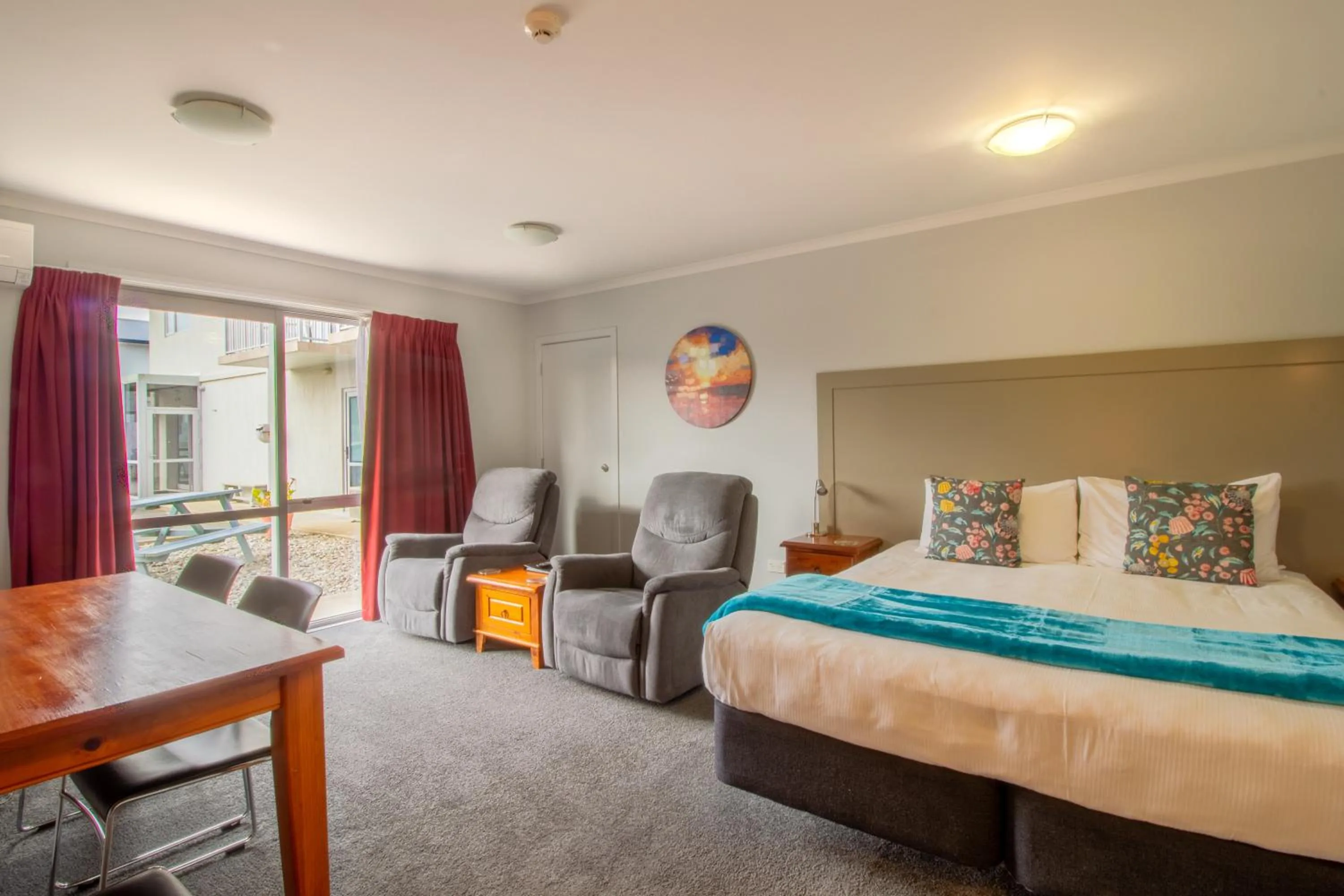 Bed in BKs Premier Motel Esplanade