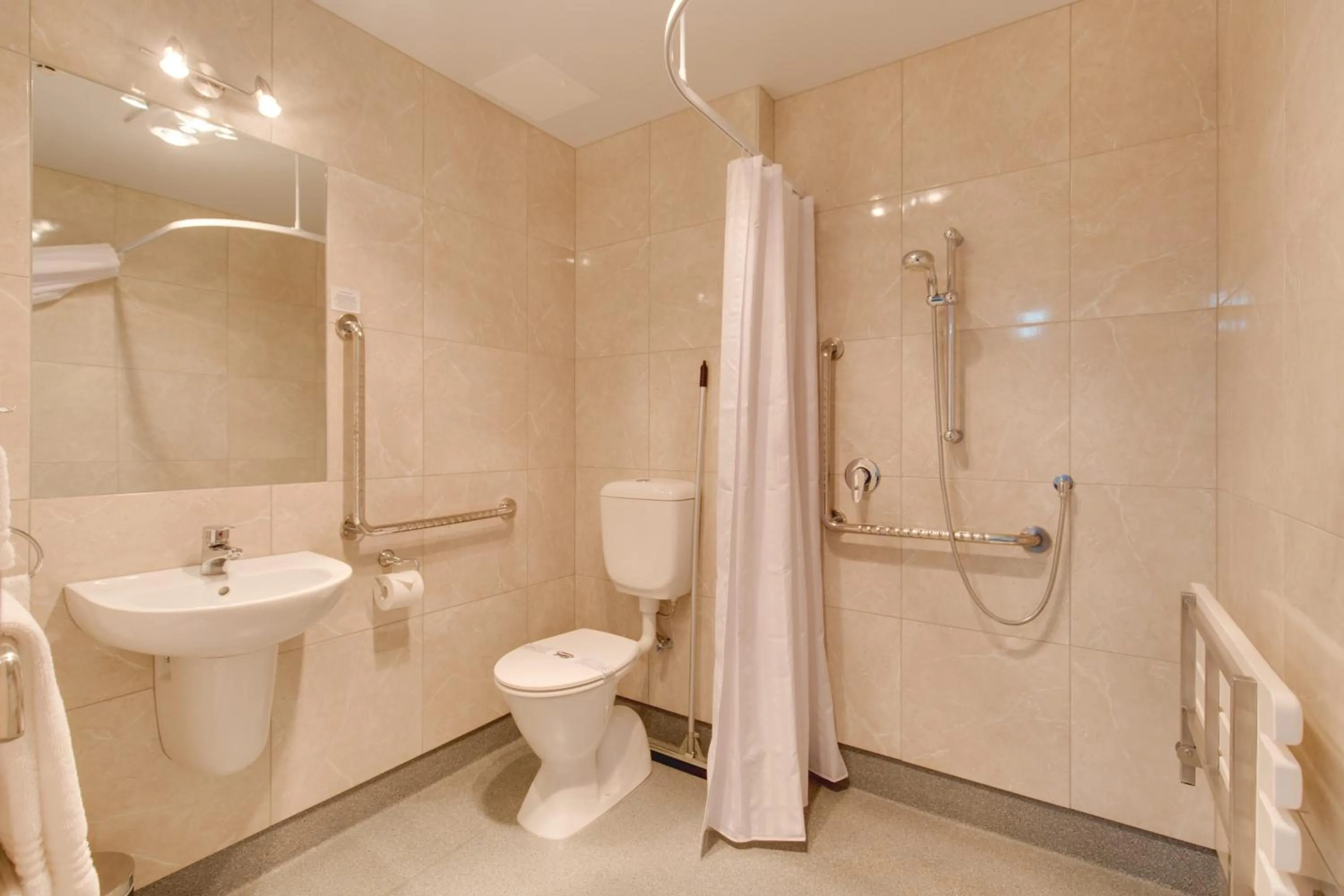 Facility for disabled guests in BKs Premier Motel Esplanade