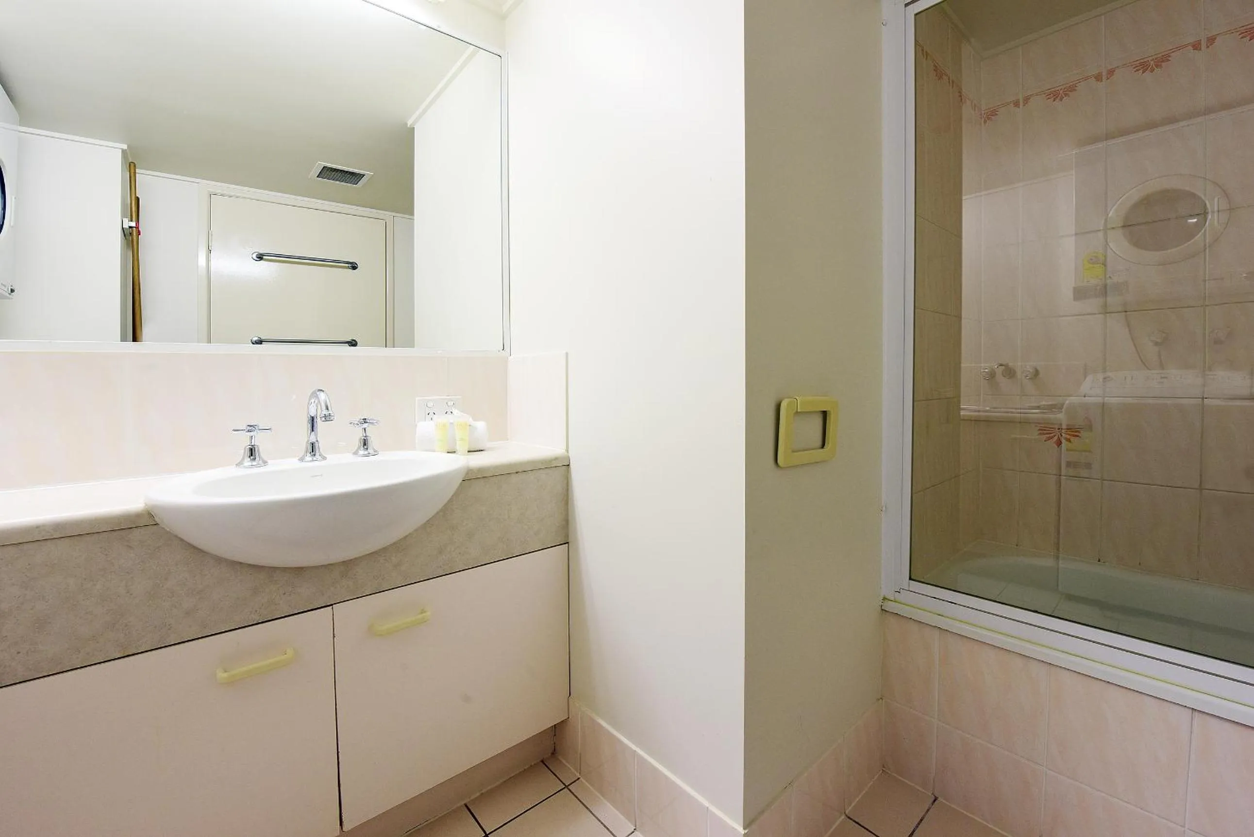 Lindomare Apartments