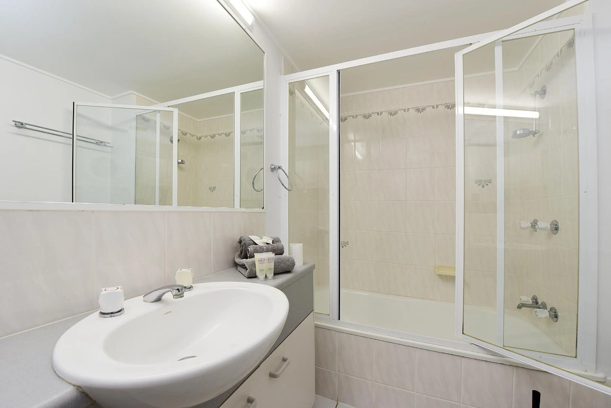 Lindomare Apartments