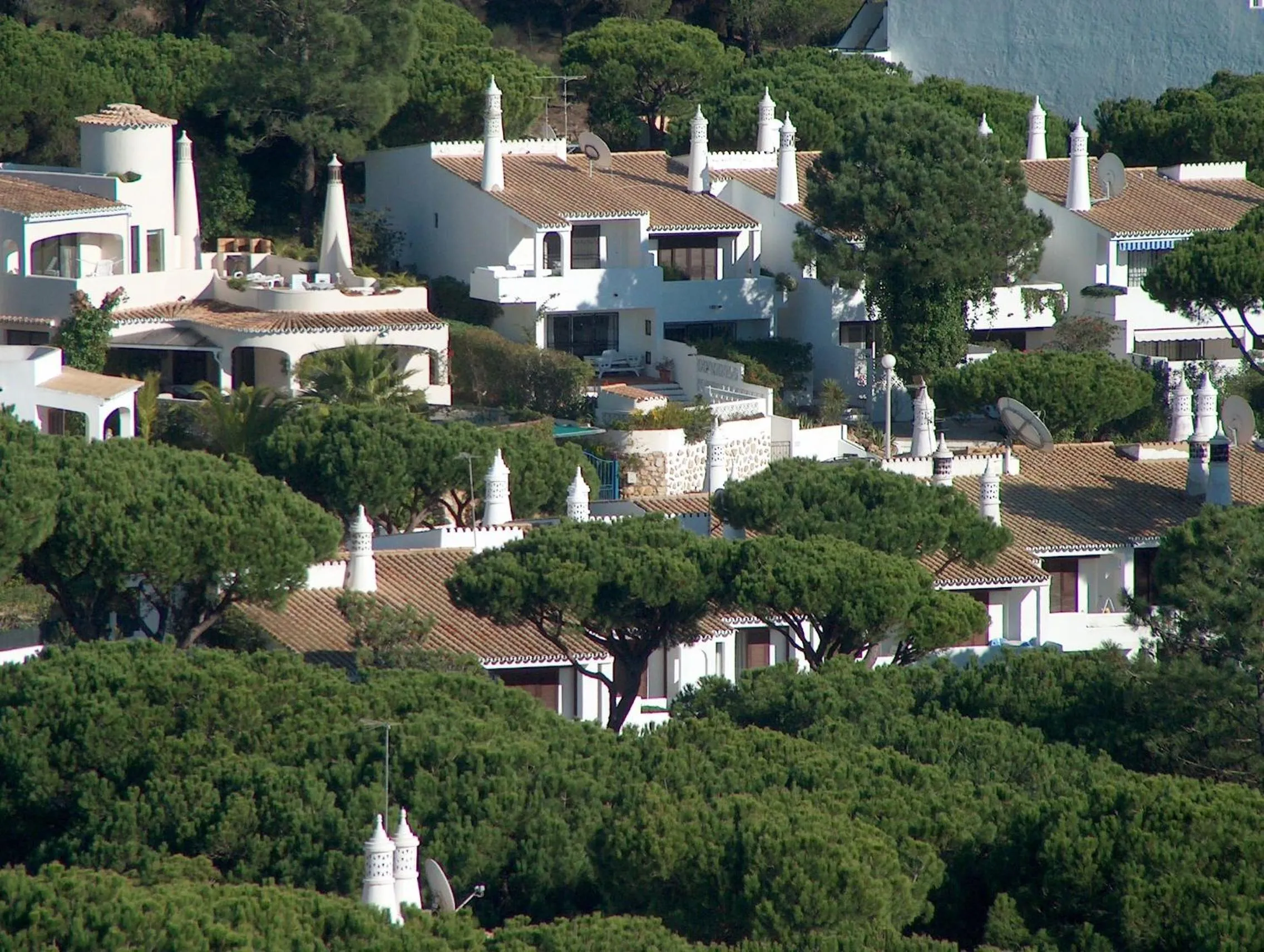 Bird's eye view in Vale Do Garrao Villas