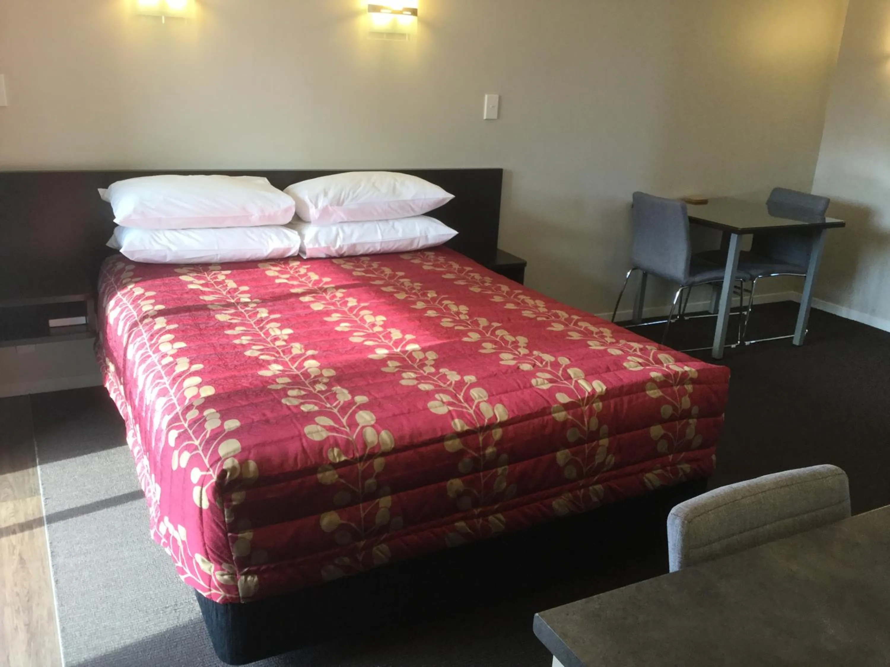 Bed in Aspree Motor Inn