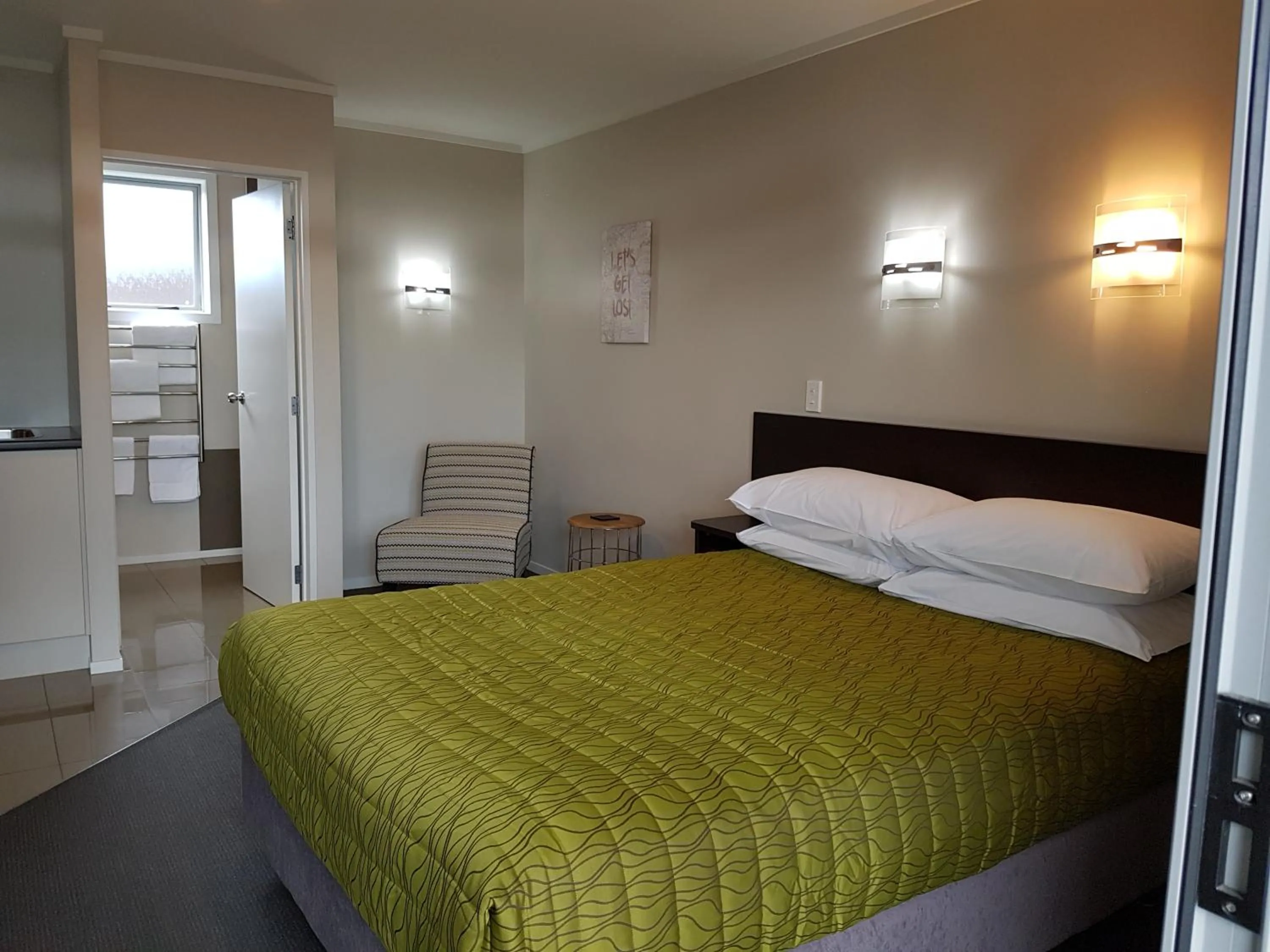 Bedroom, Bed in Aspree Motor Inn