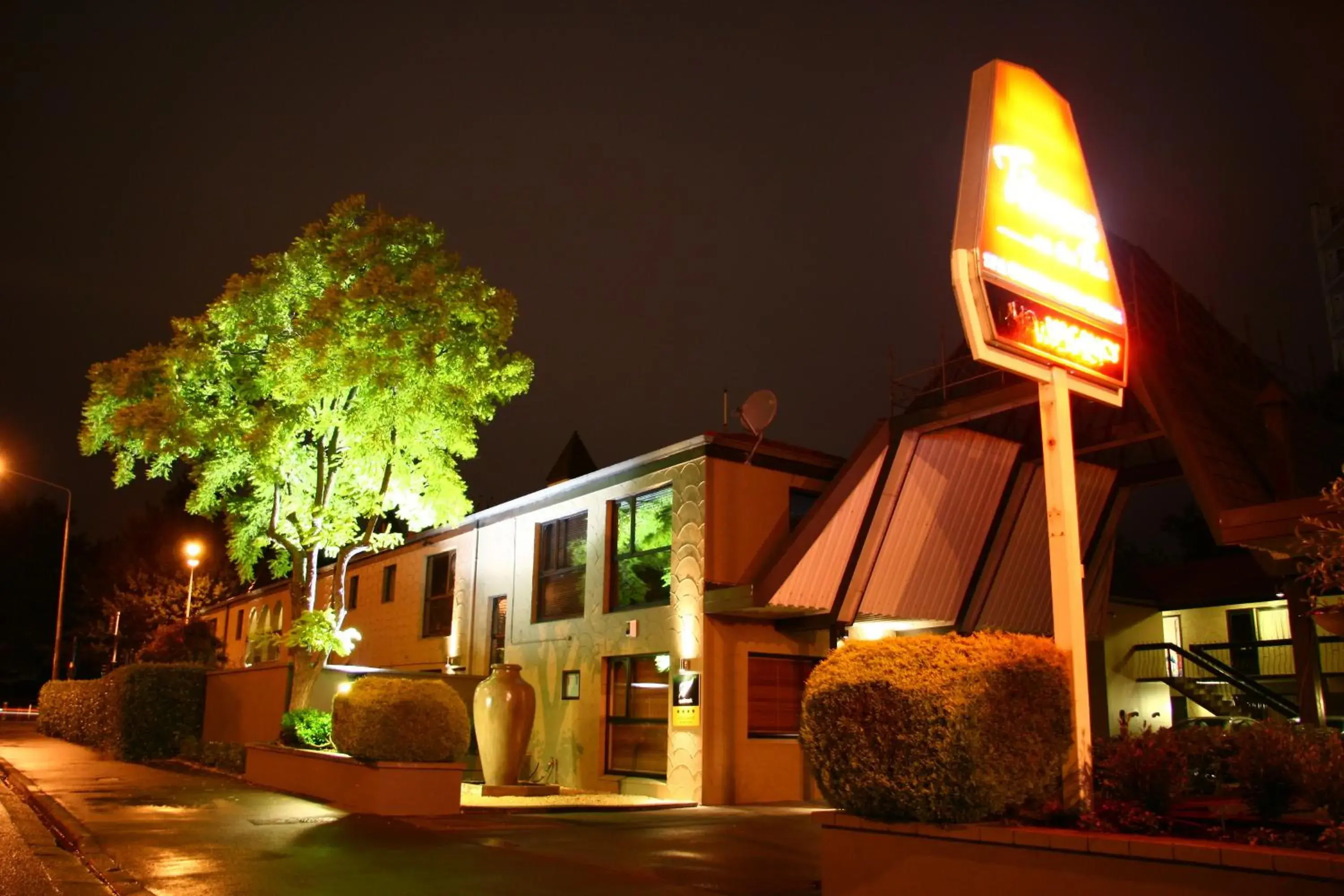 Property building in The Towers on the Park Property building in The Towers on the Park