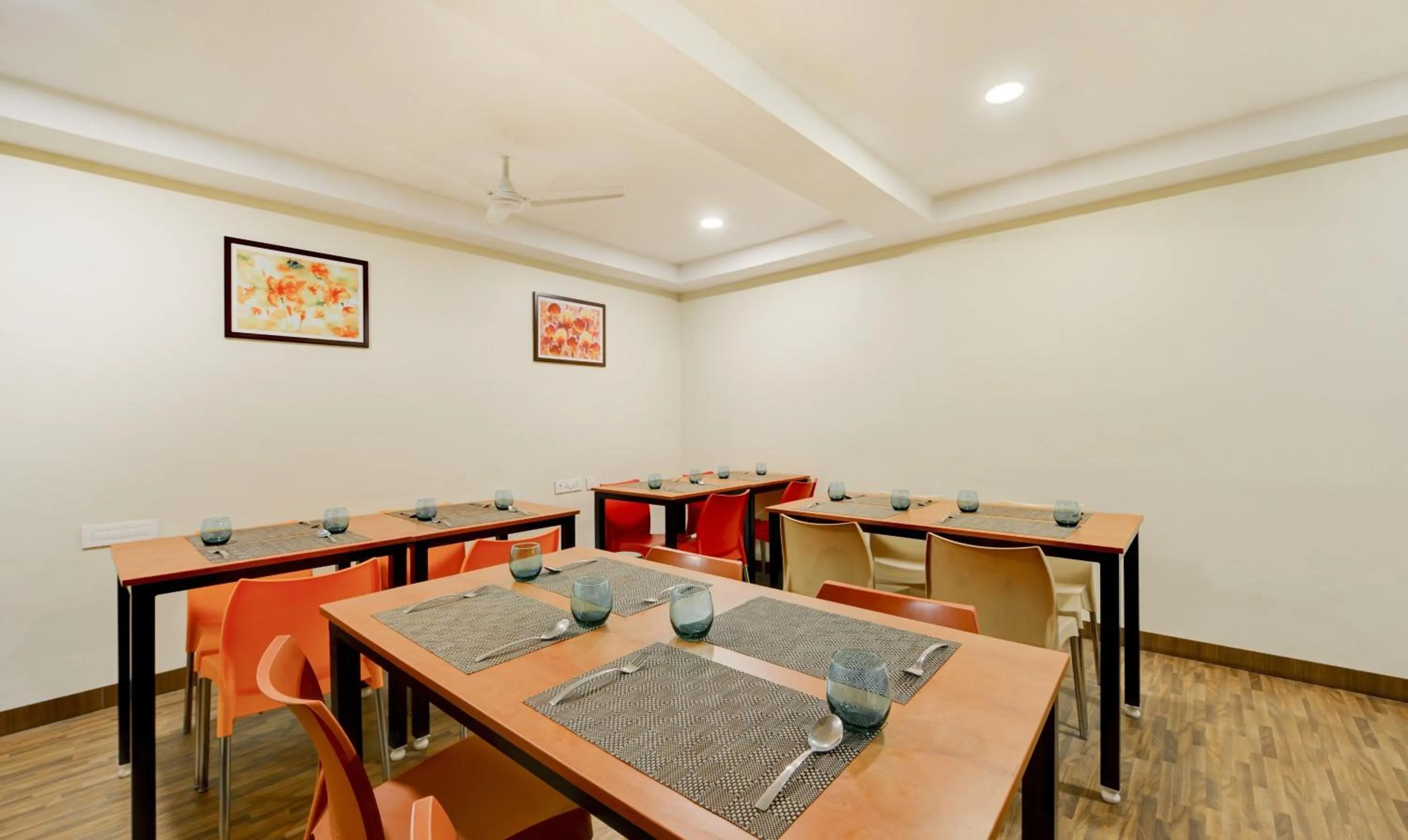 Dining area in Treebo Welcome Inn, Porur