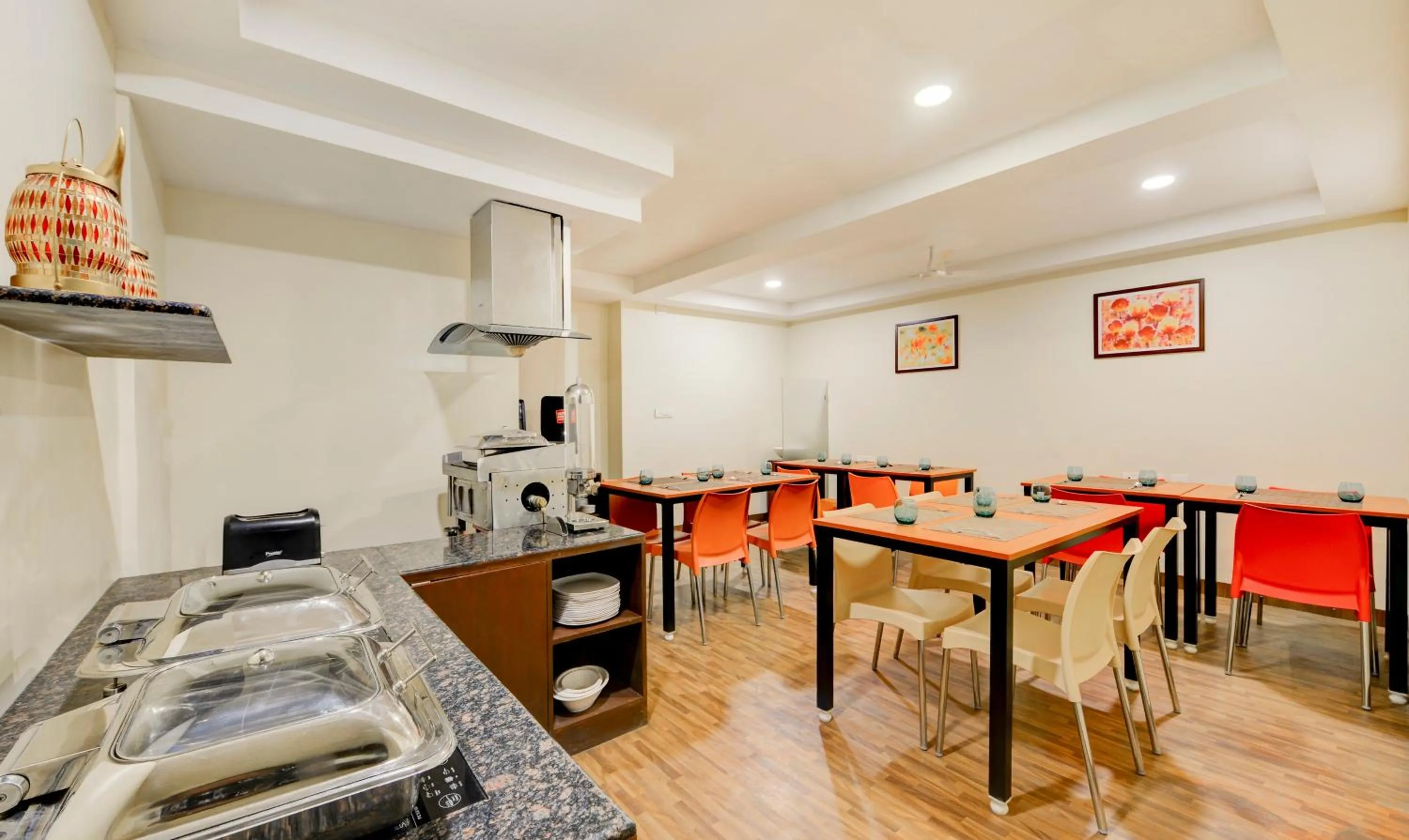 Dining area in Treebo Welcome Inn, Porur