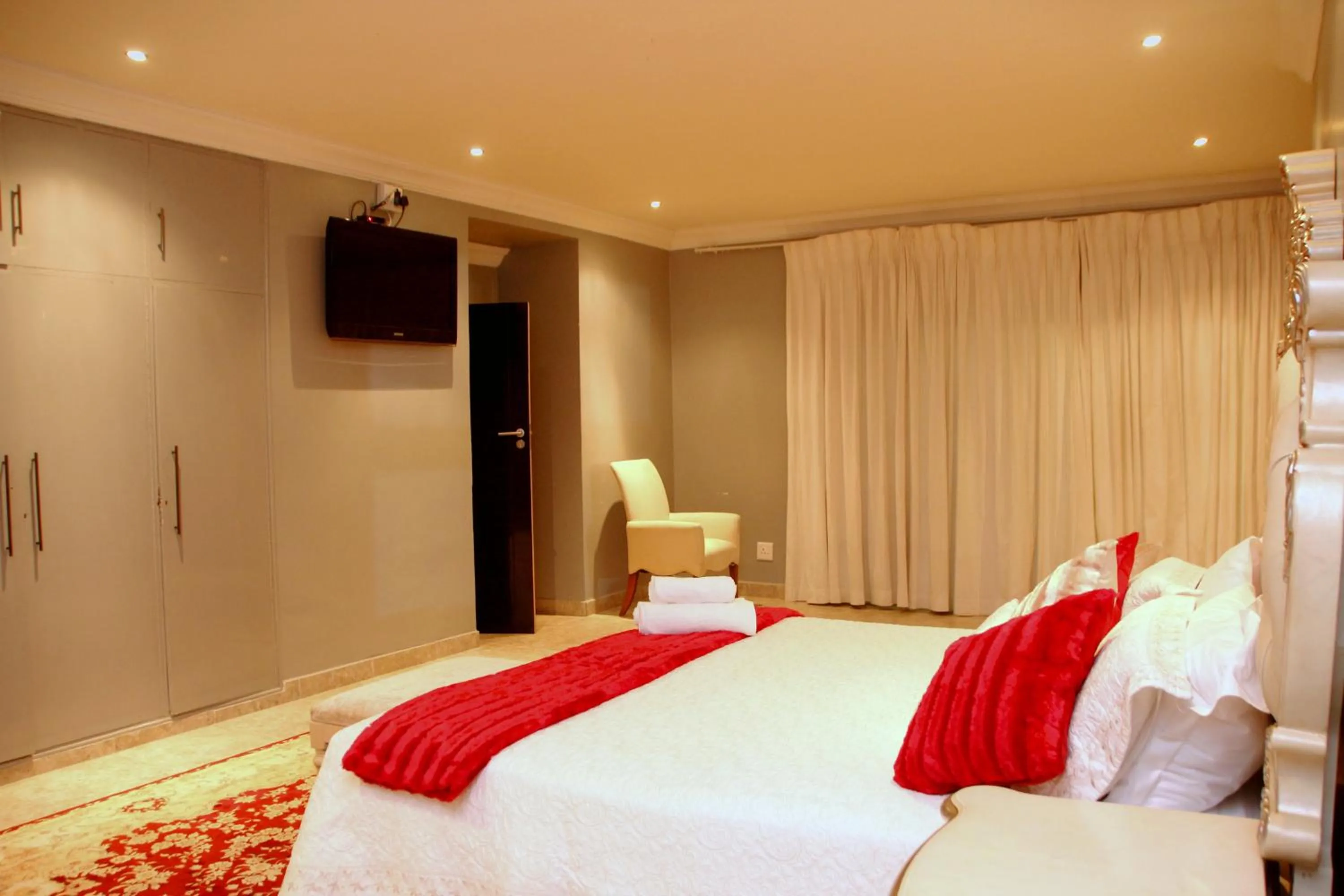 TV and multimedia, Bed in Rehoboth Mountain Suites