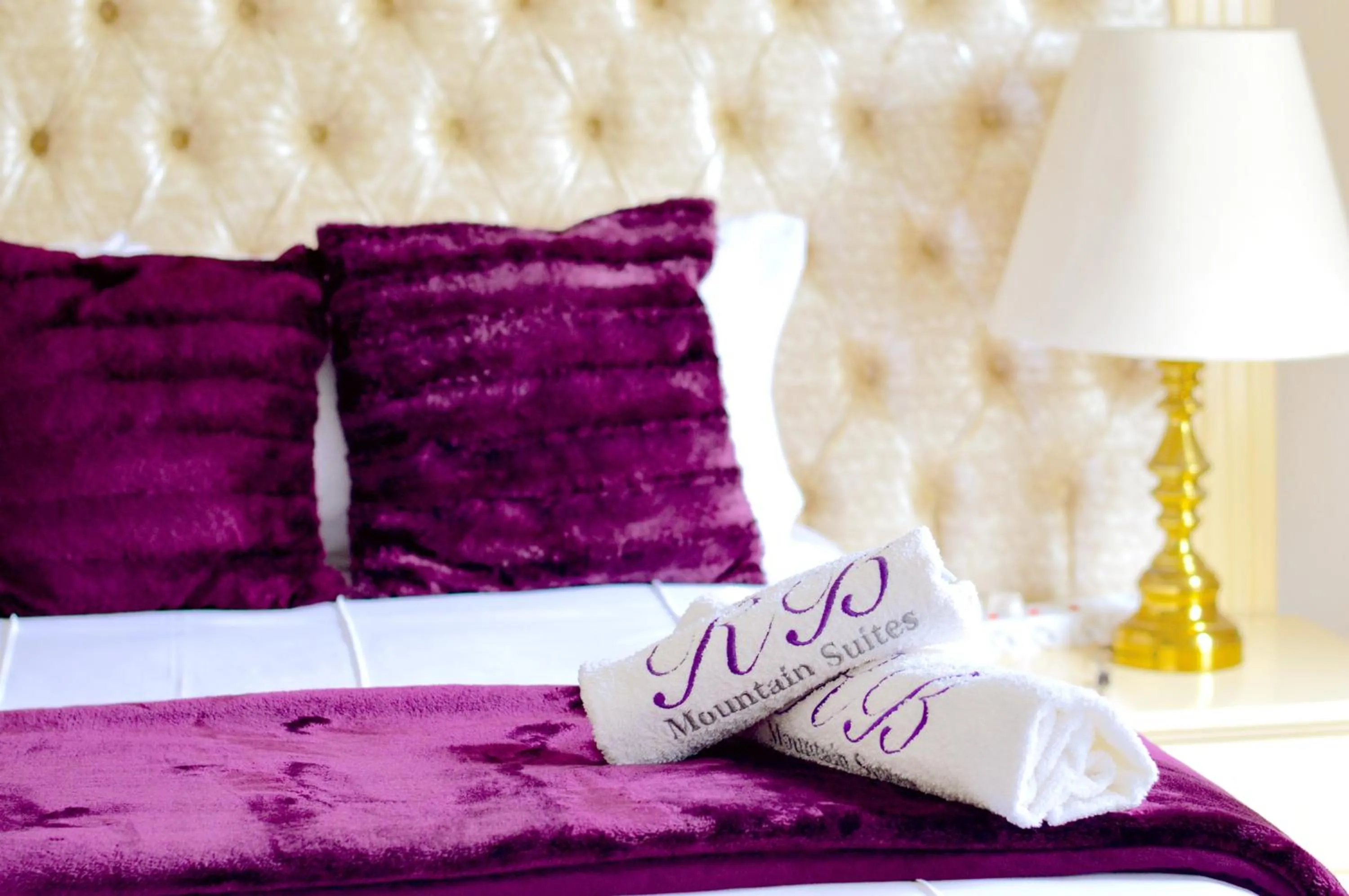 Decorative detail, Bed in Rehoboth Mountain Suites
