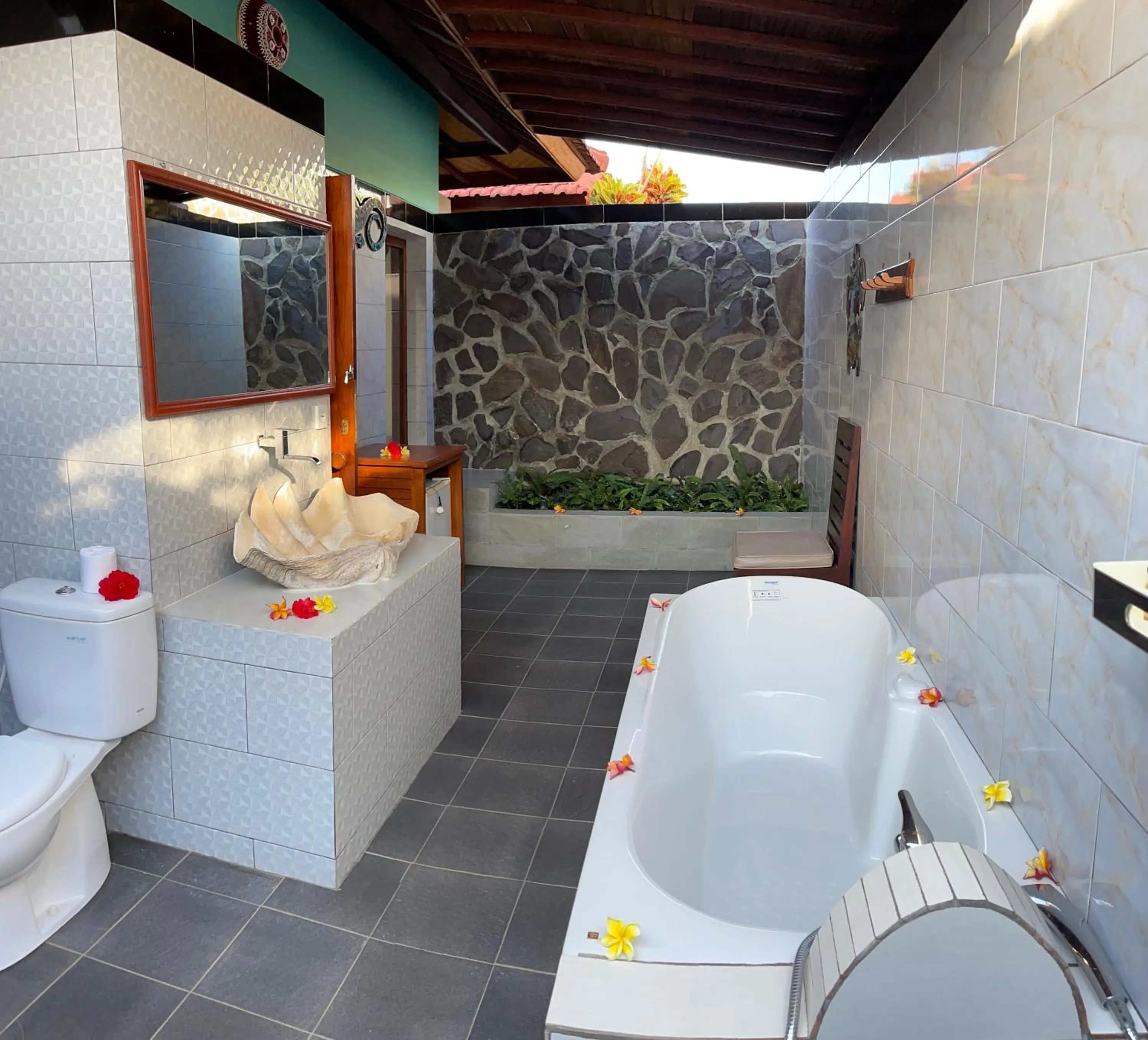 Bathroom in 1000 Dream Bungalow