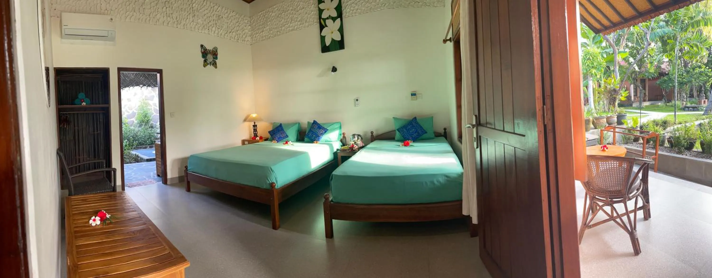 Photo of the whole room, Bed in 1000 Dream Bungalow