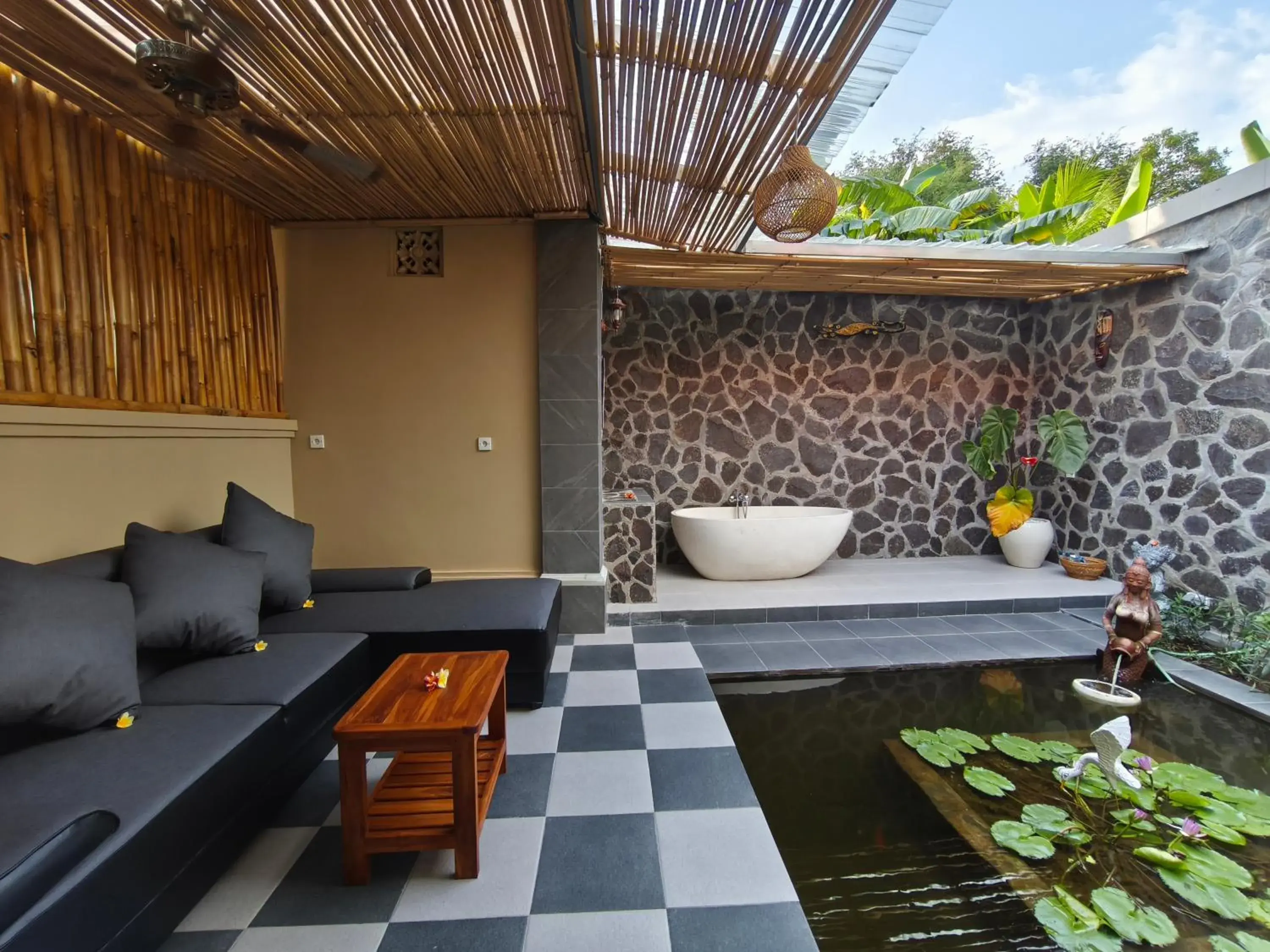 Bathroom in 1000 Dream Bungalow Bathroom in 1000 Dream Bungalow