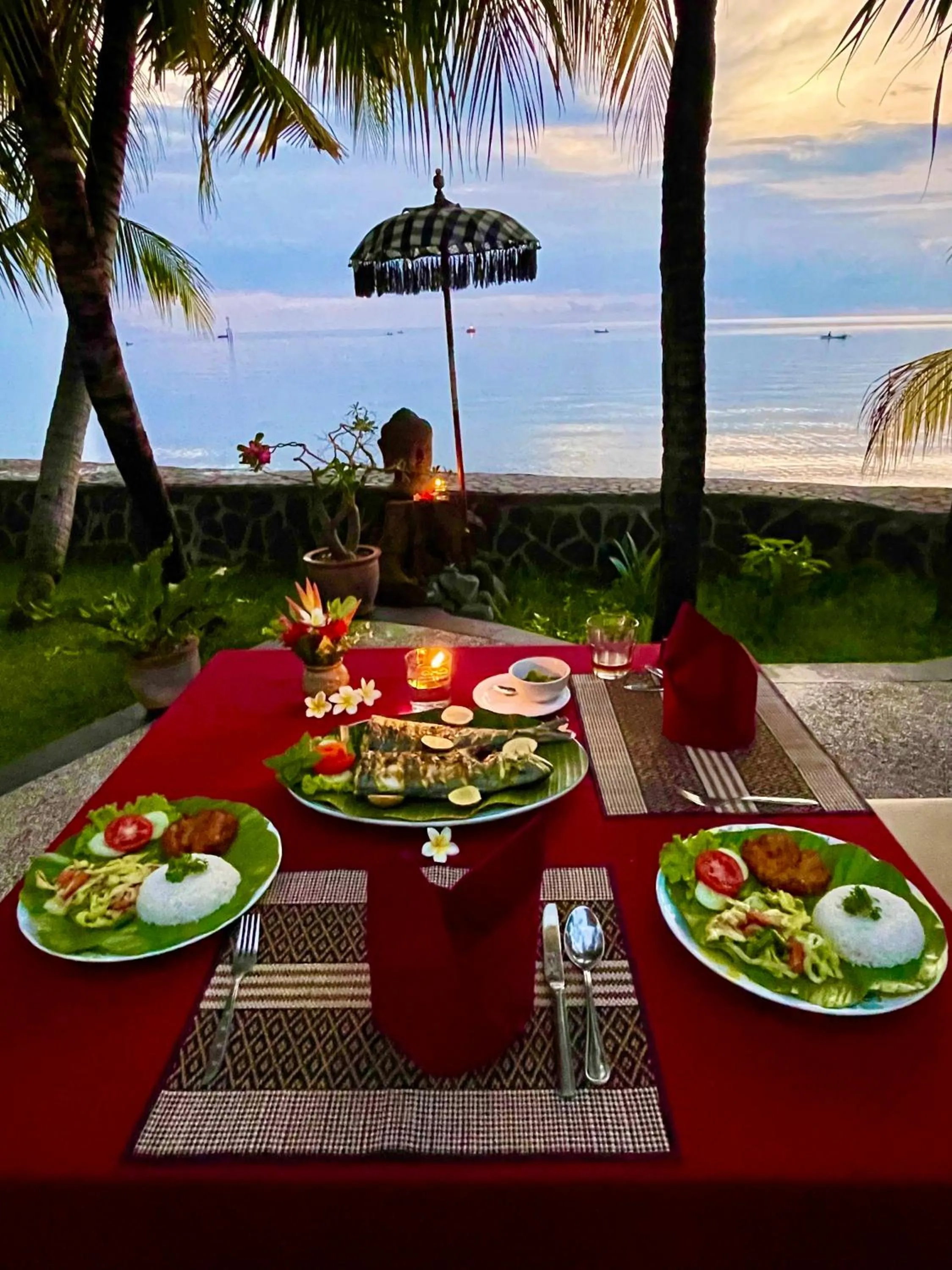 Restaurant/places to eat in 1000 Dream Bungalow