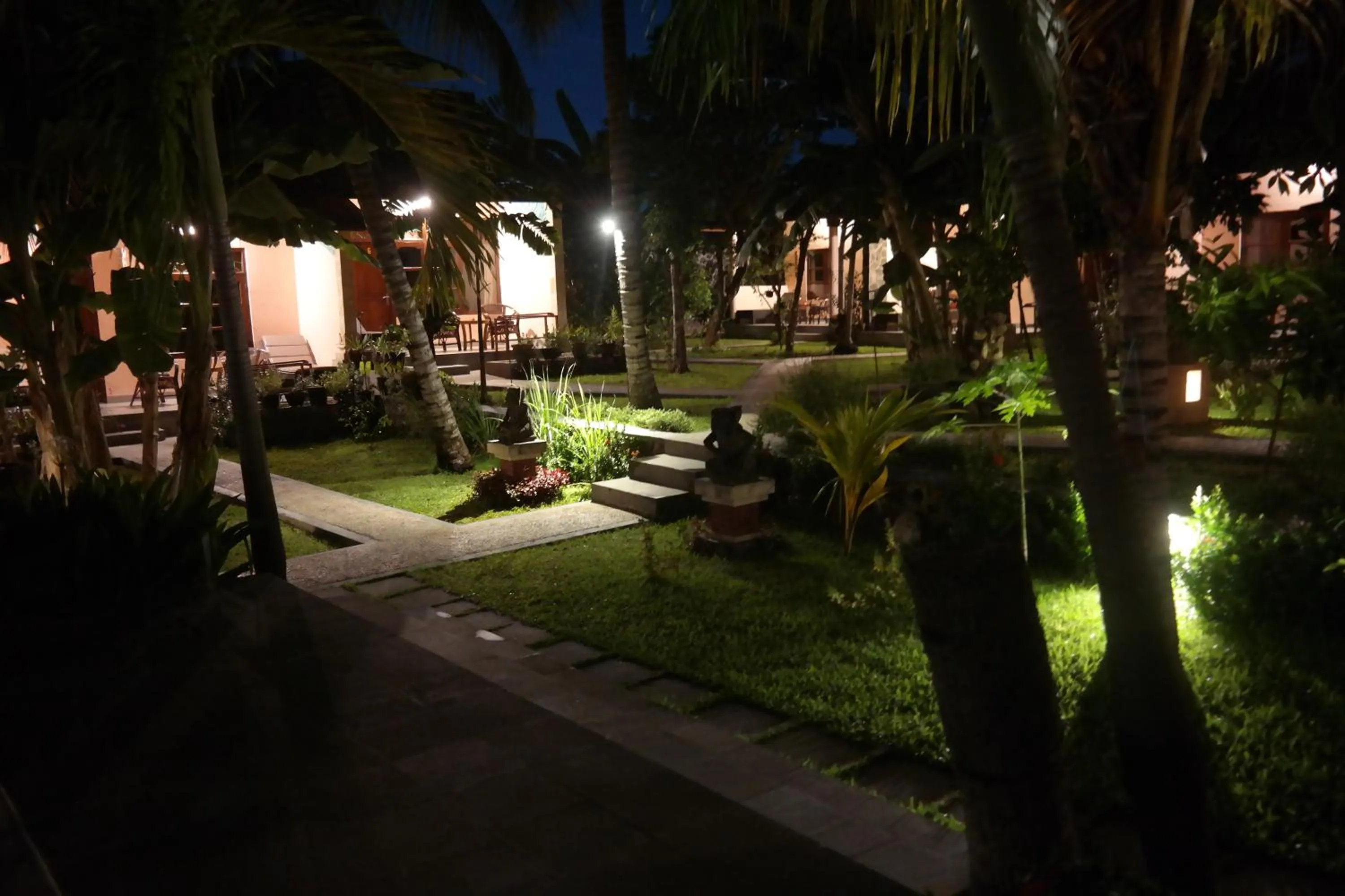 Night in 1000 Dream Bungalow