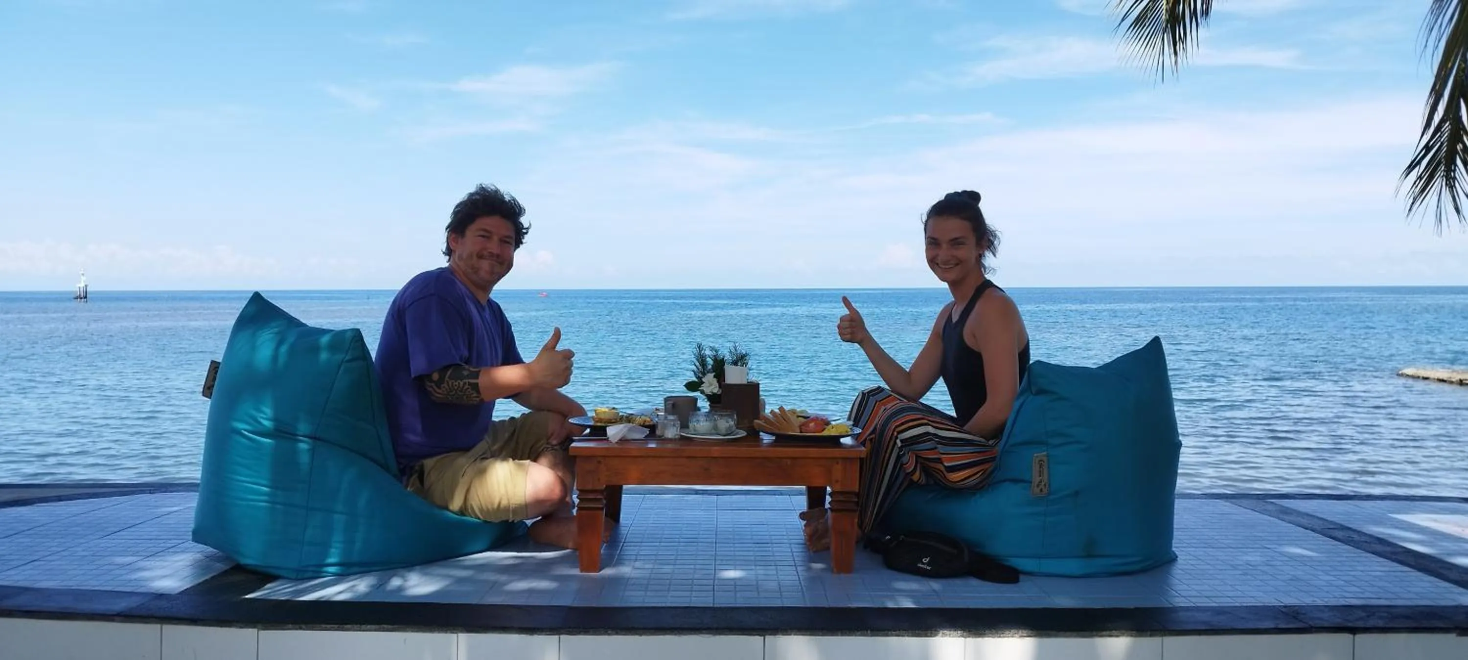 Restaurant/places to eat in 1000 Dream Bungalow