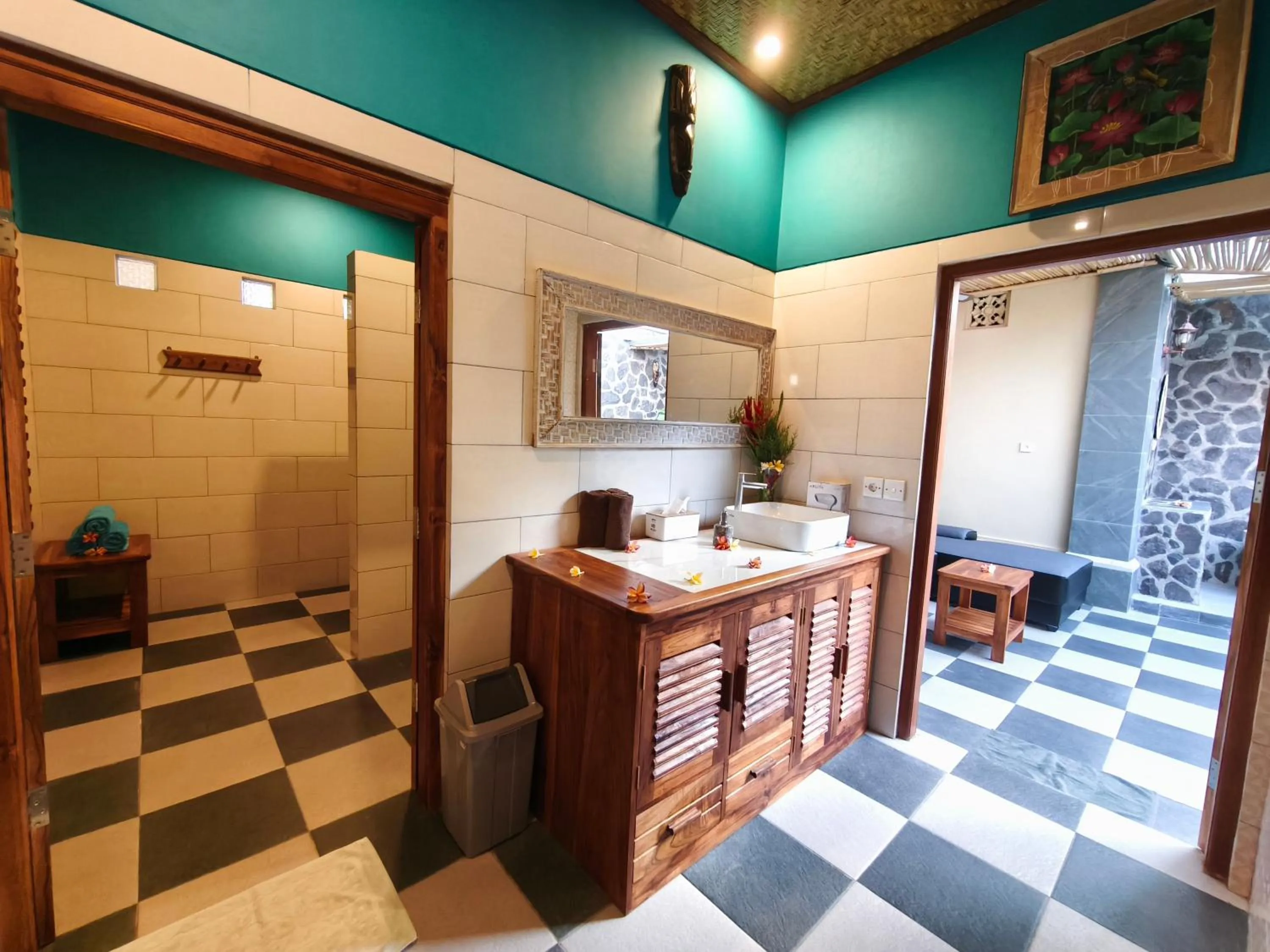 Bathroom in 1000 Dream Bungalow