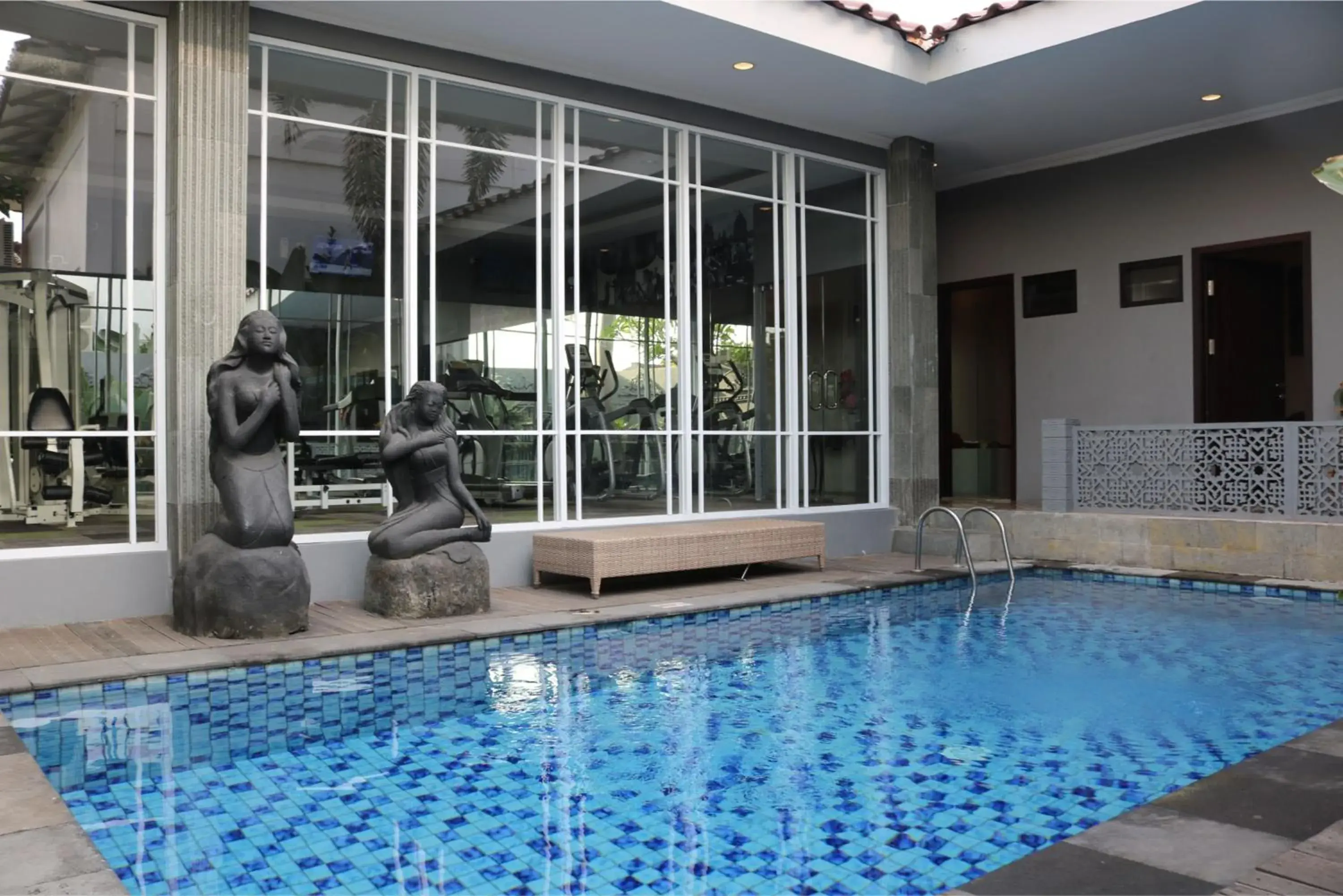 Swimming pool in Ramada Suites By Wyndham Solo Swimming pool in Ramada Suites By Wyndham Solo