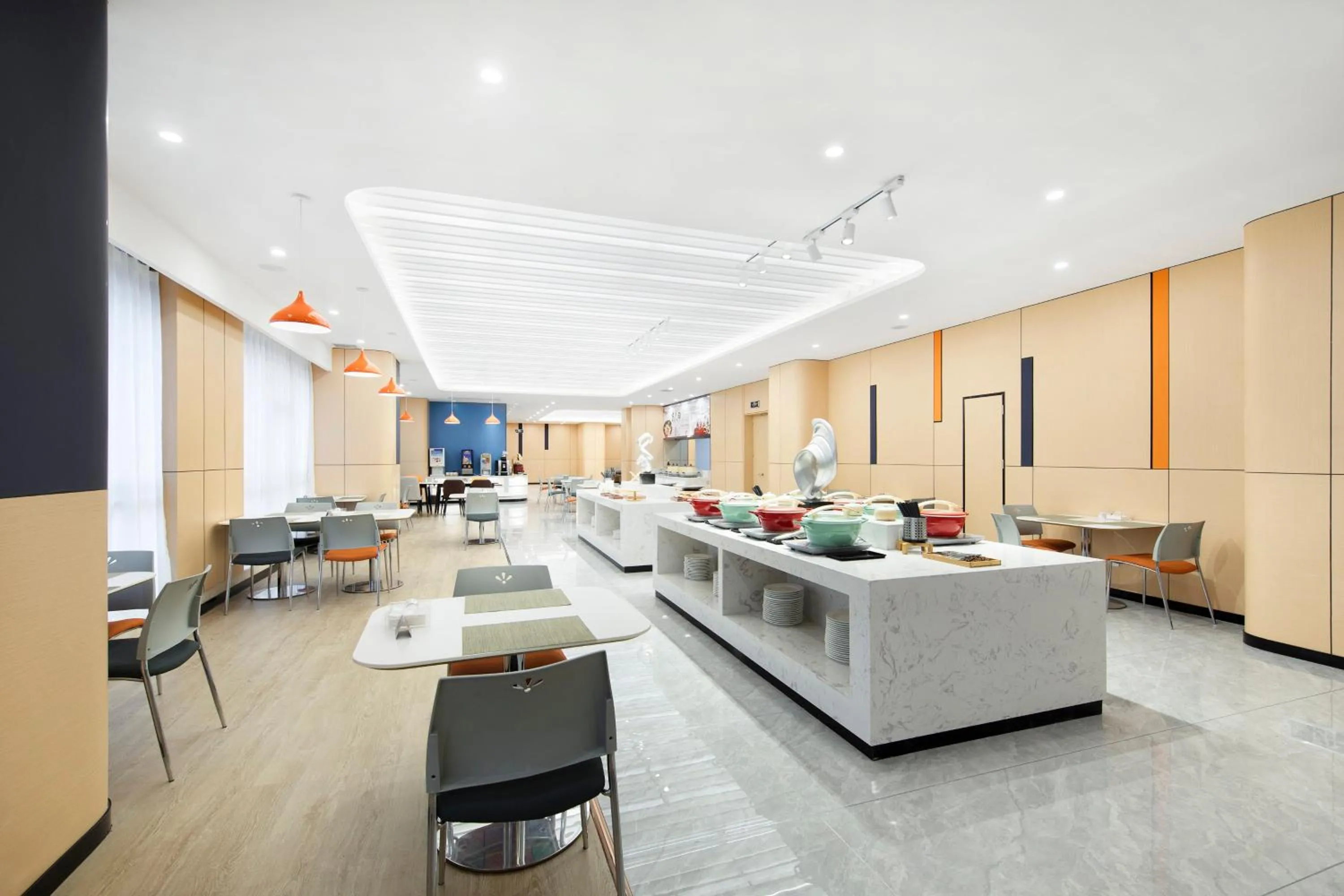 Restaurant/places to eat in Holiday Inn Express Chongqing Guanyinqiao by IHG