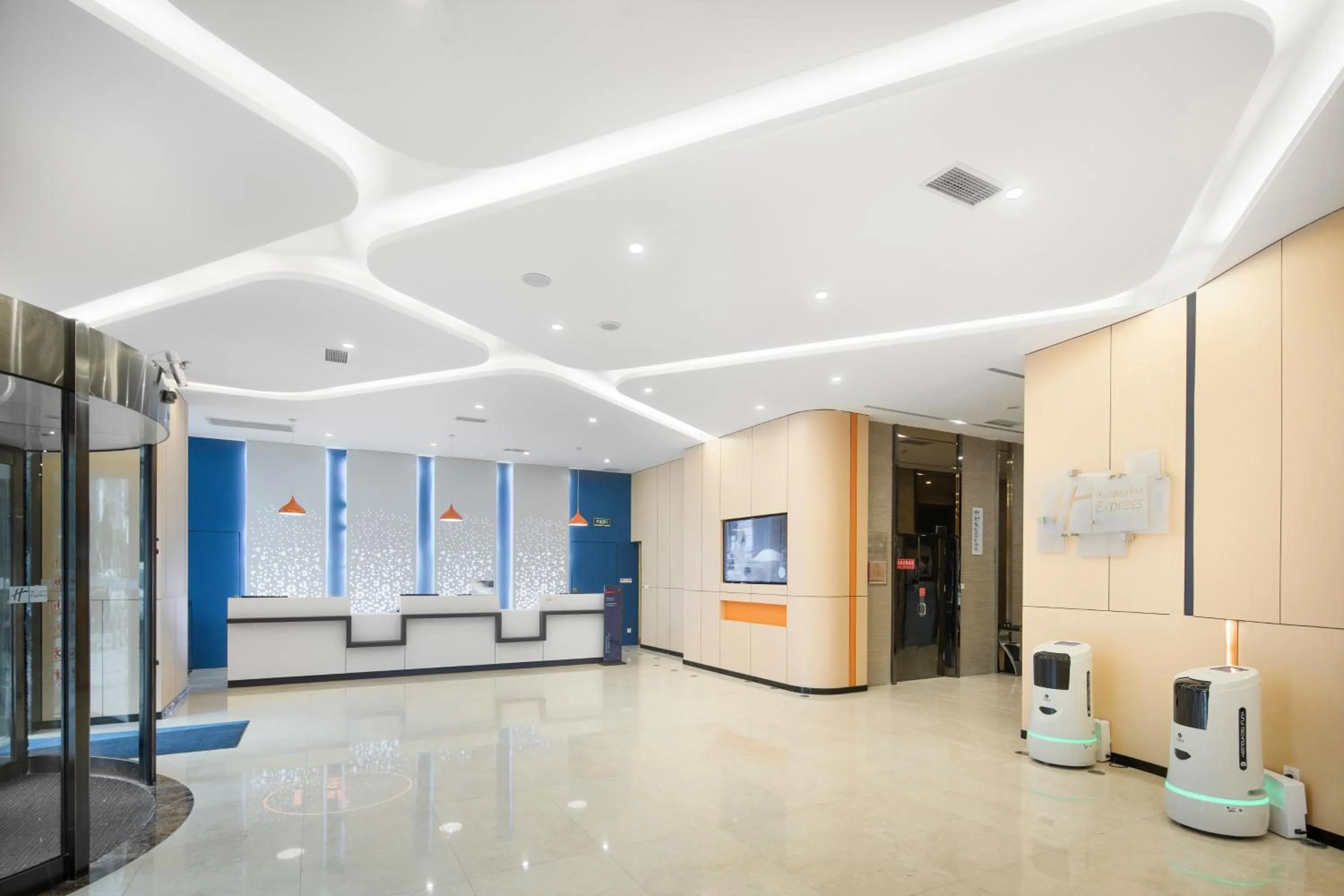 Property building in Holiday Inn Express Chongqing Guanyinqiao by IHG