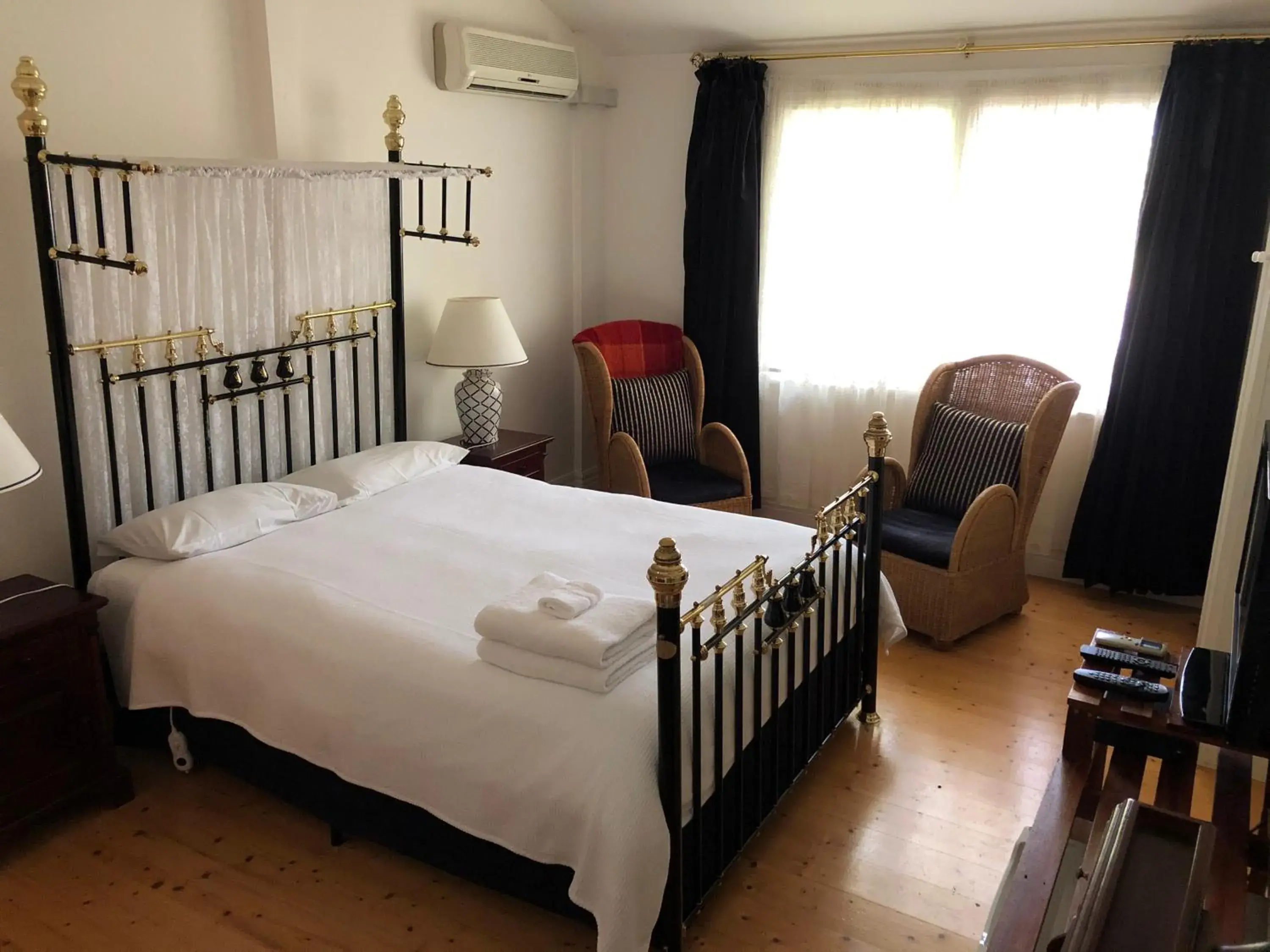 Queen Room with Spa Bath in Lorelei Bed & Breakfast Queen Room with Spa Bath in Lorelei Bed & Breakfast