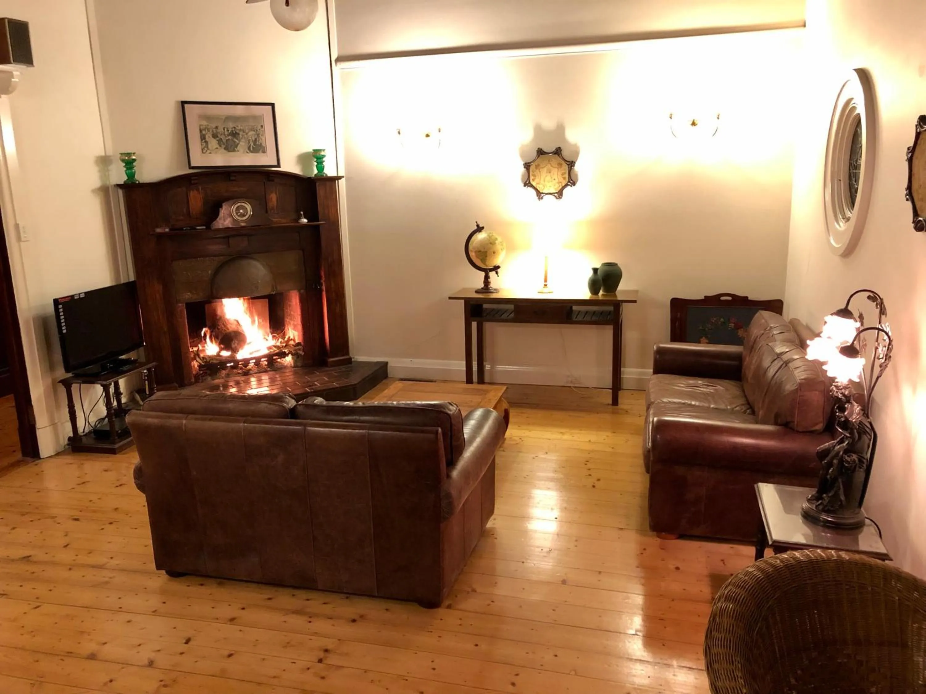 Communal lounge/ TV room in Lorelei Bed & Breakfast