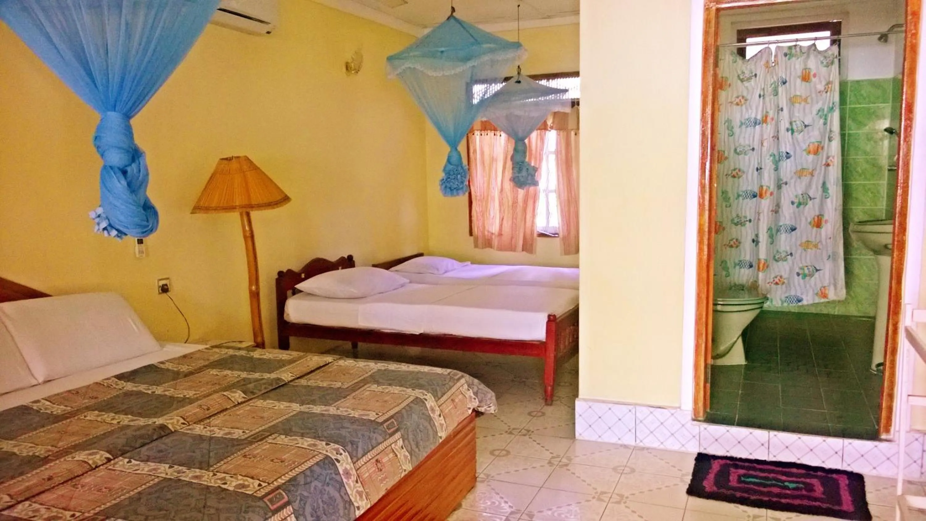 Bed in Sigiri Holiday Inn