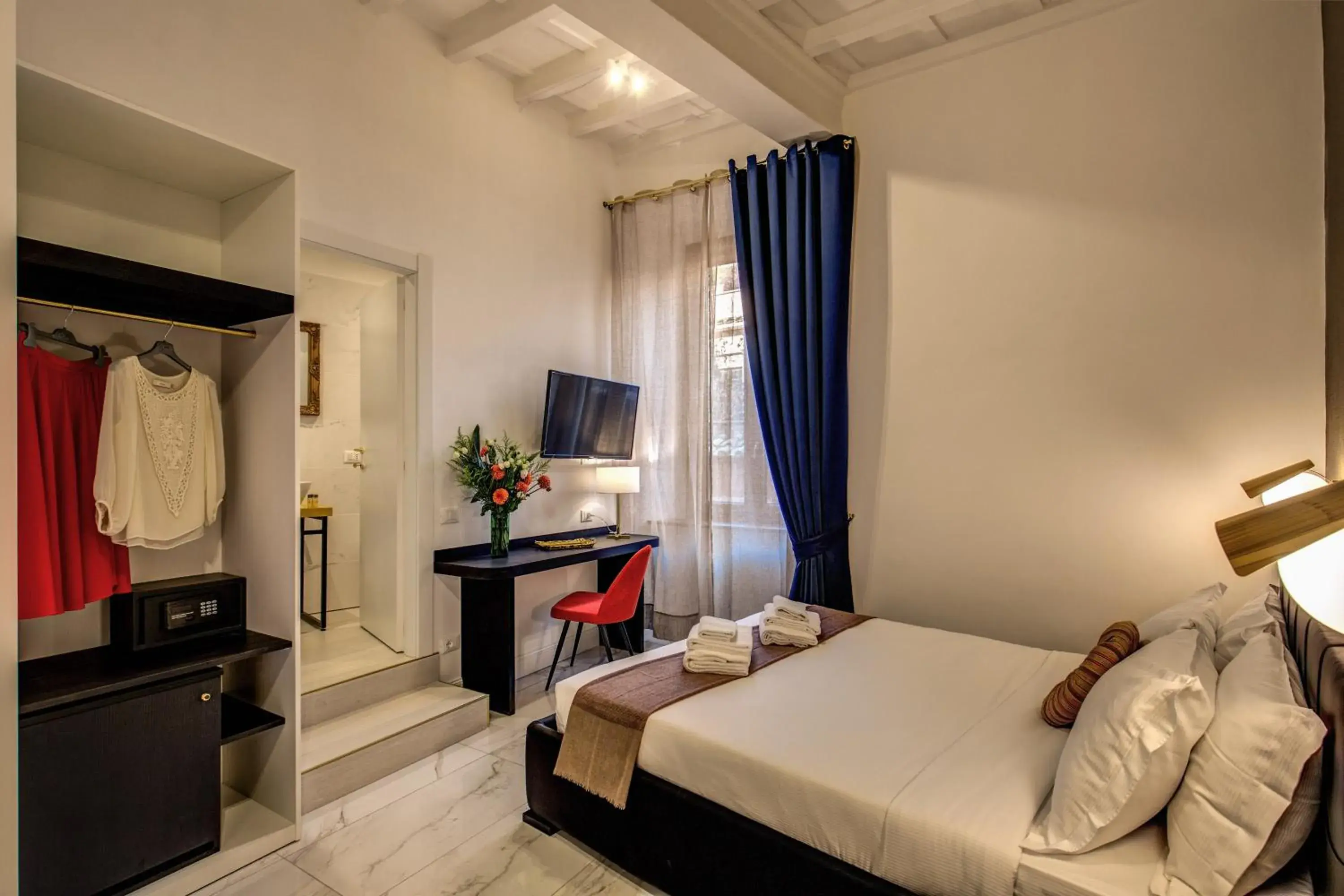 Deluxe Room in Little Queen Pantheon Deluxe Room in Little Queen Pantheon