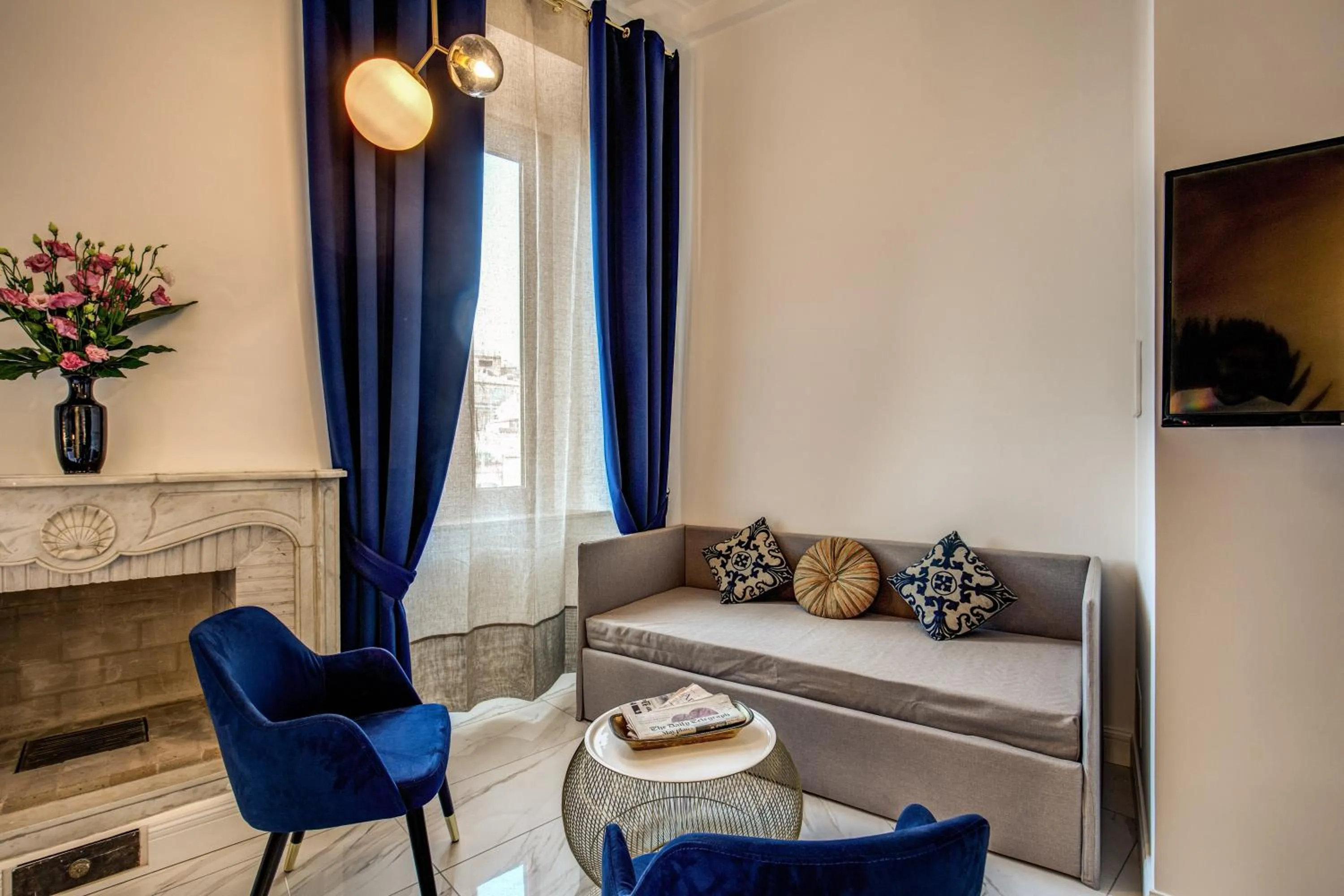 Bedroom in Little Queen Pantheon