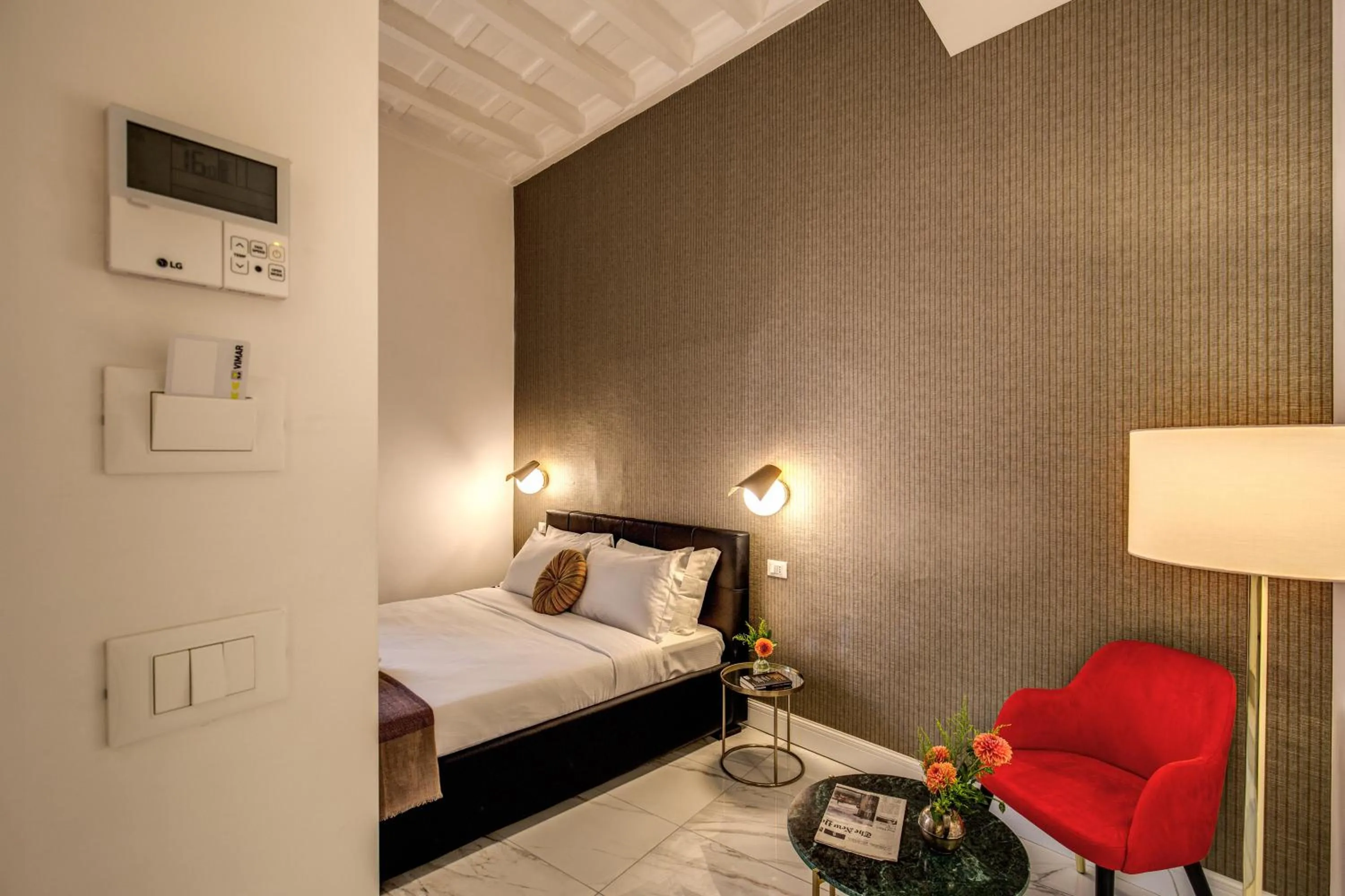 Bedroom, Bed in Little Queen Pantheon