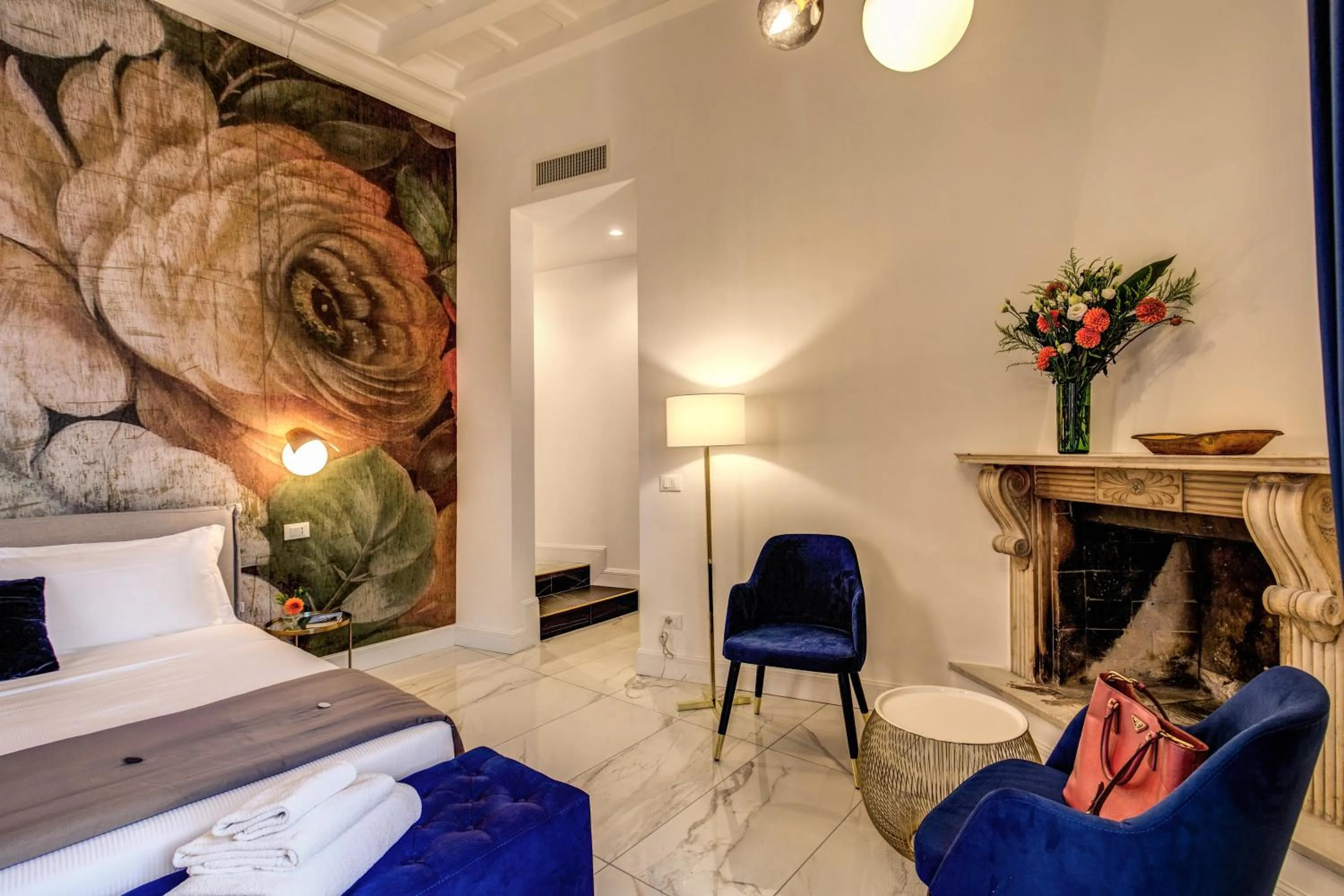 Bedroom in Little Queen Pantheon