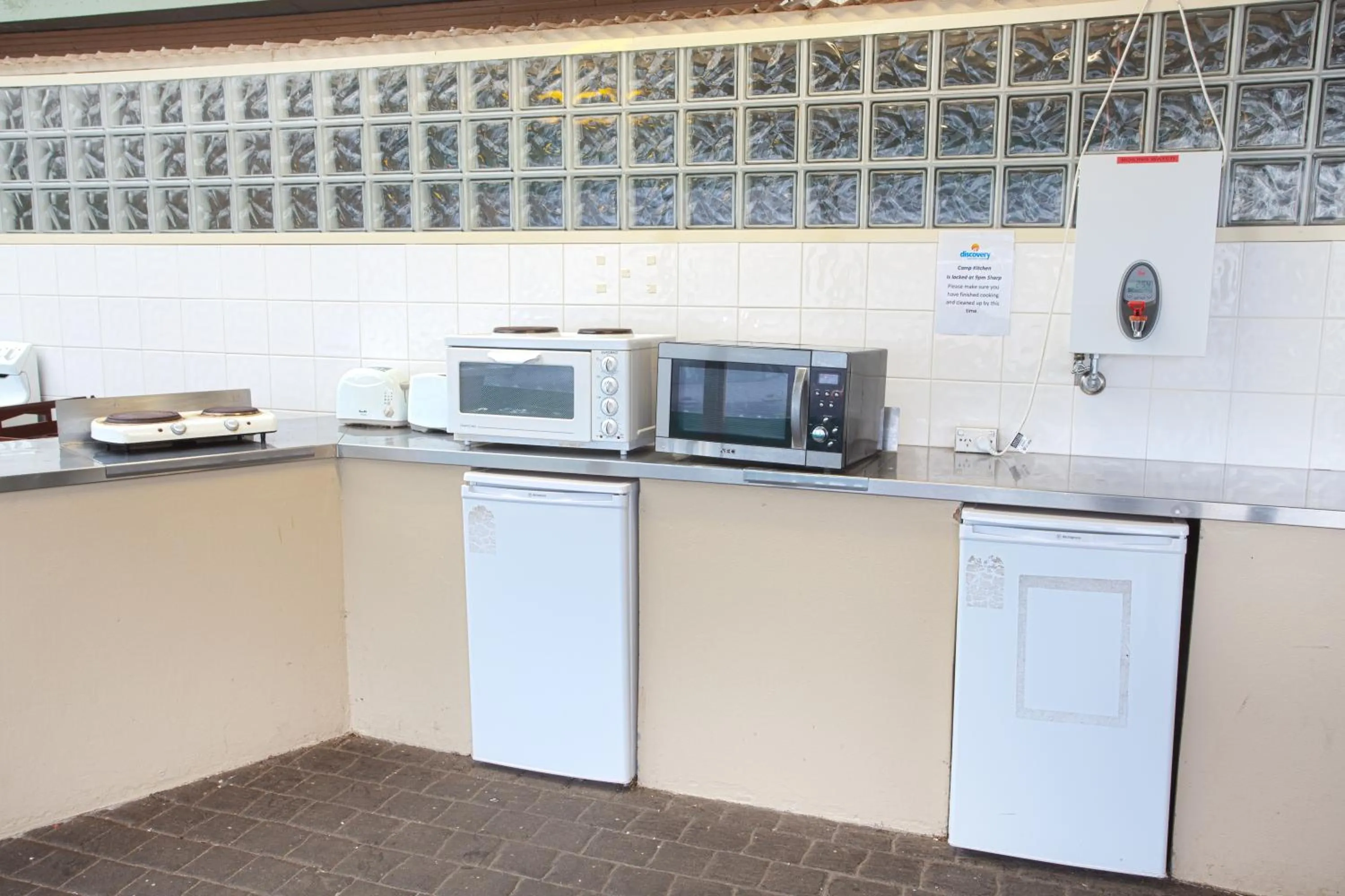 Kitchen or kitchenette in Discovery Parks - Warrnambool