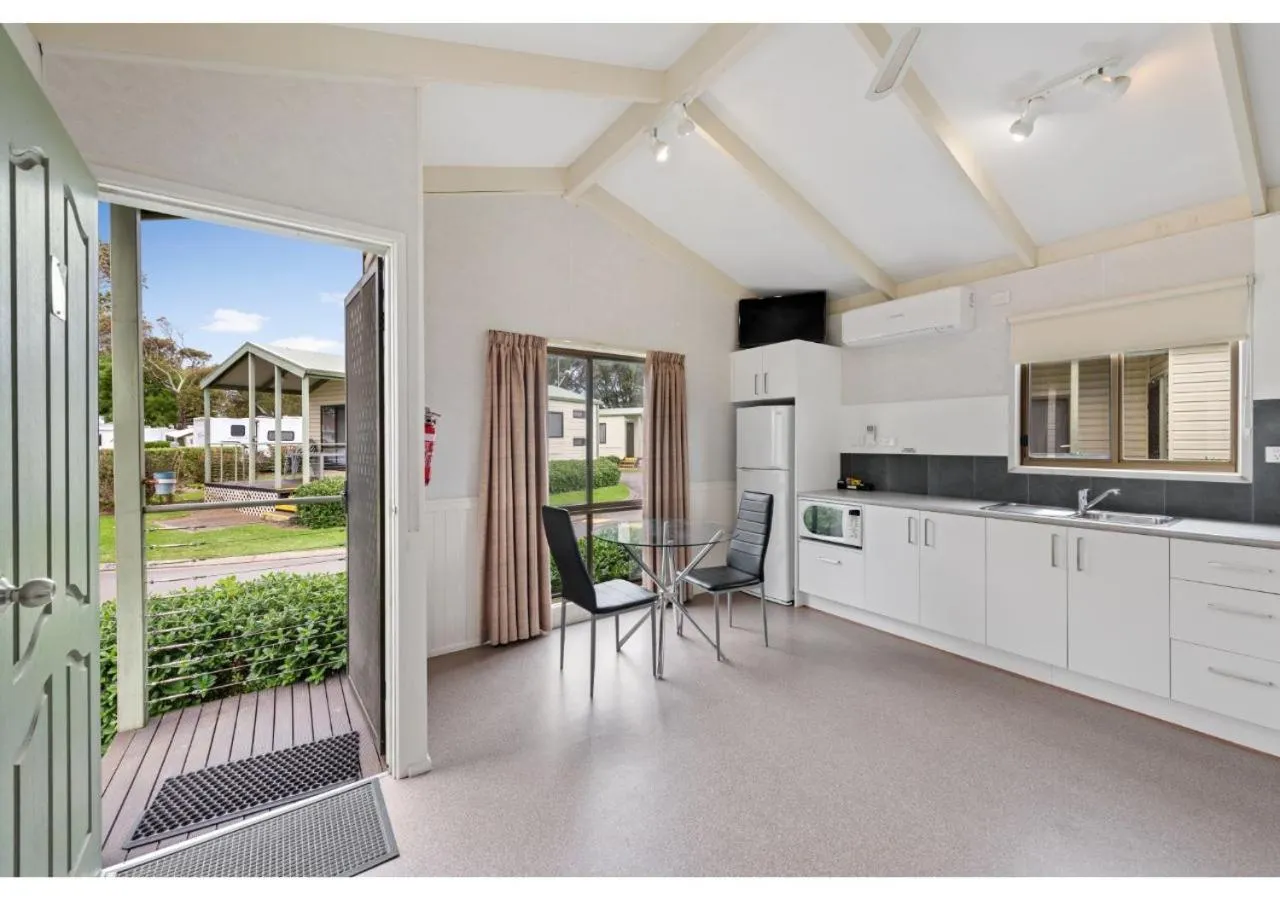 Dining area in Discovery Parks - Warrnambool