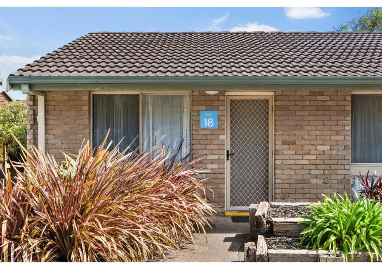 Standard Motel Room - Sleeps 2 in Discovery Parks - Warrnambool Standard Motel Room - Sleeps 2 in Discovery Parks - Warrnambool