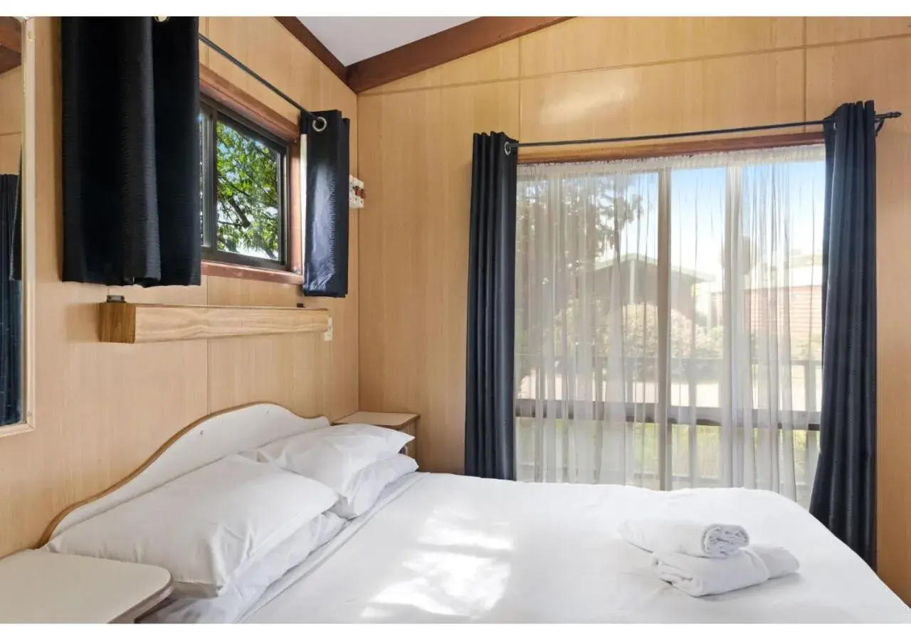 Bedroom, Bed in Discovery Parks - Warrnambool Bedroom, Bed in Discovery Parks - Warrnambool