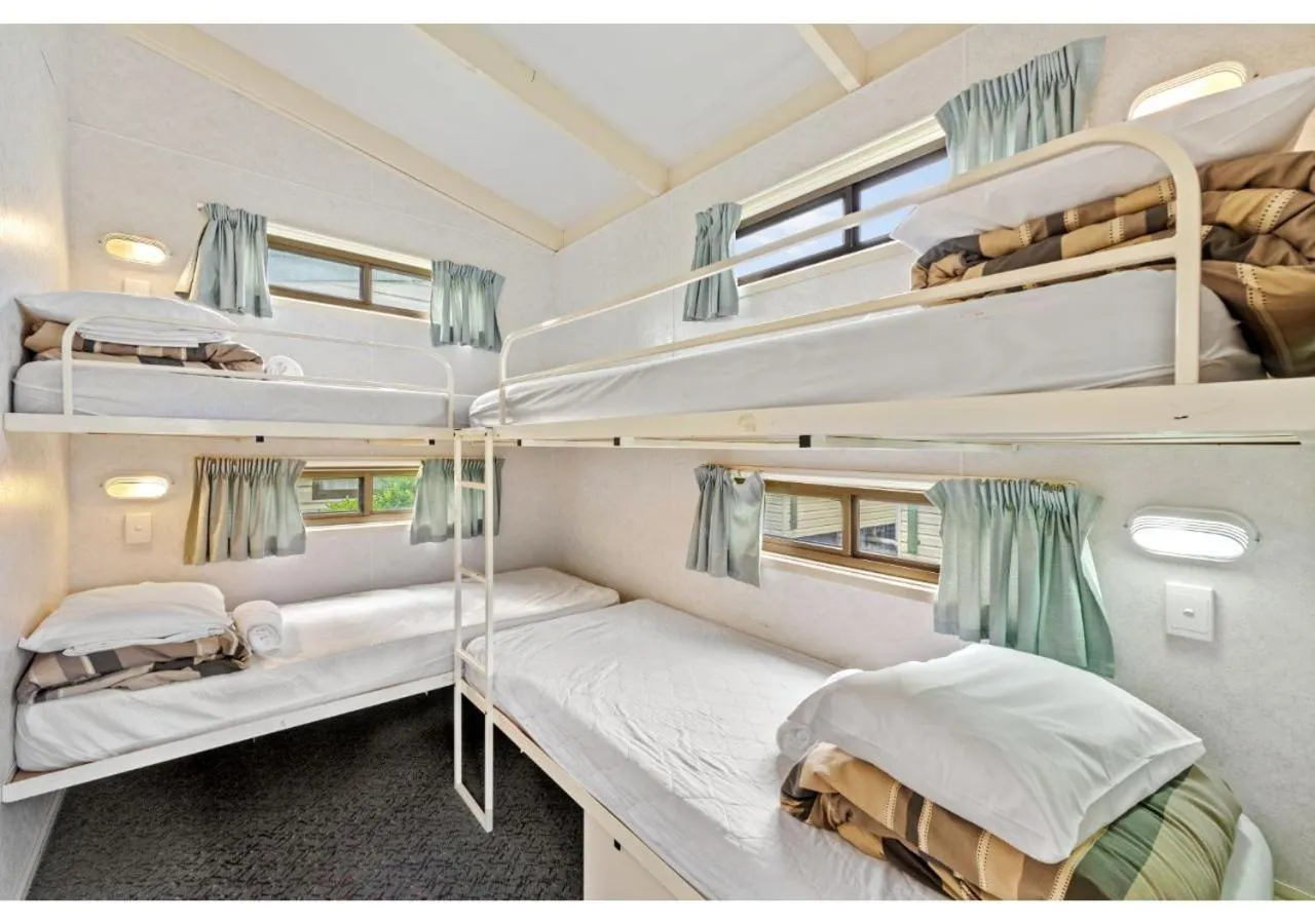 Bedroom, Bed in Discovery Parks - Warrnambool