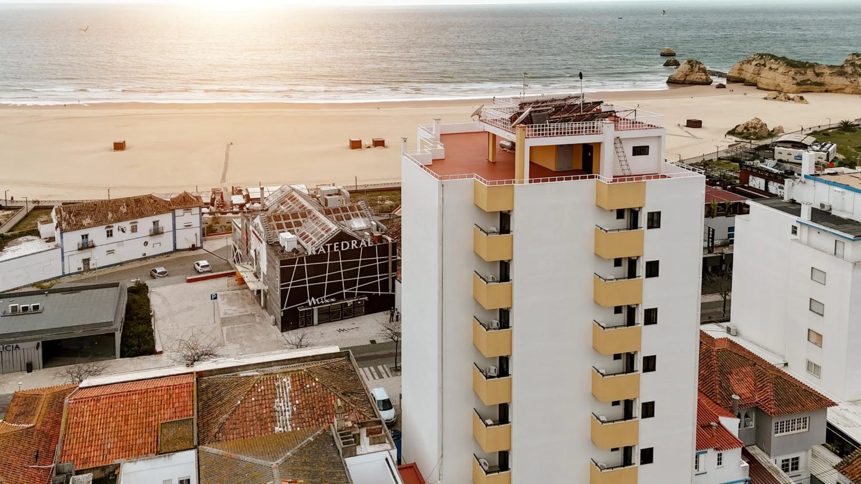 Property building in Hotel Avenida Praia