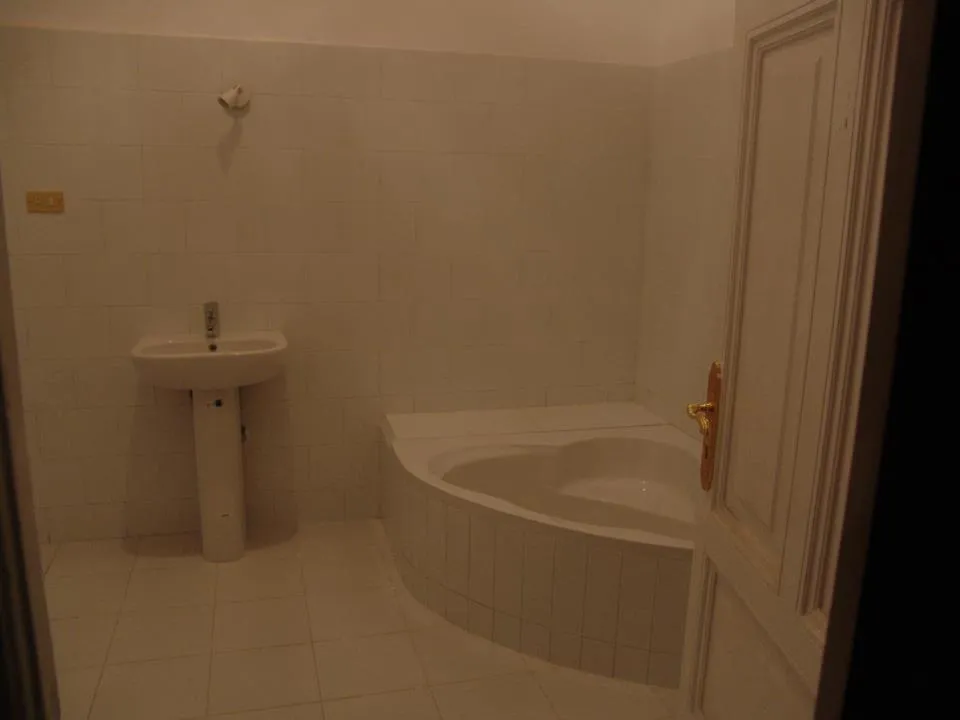 Bathroom in Hotel Grand Royal Cairo