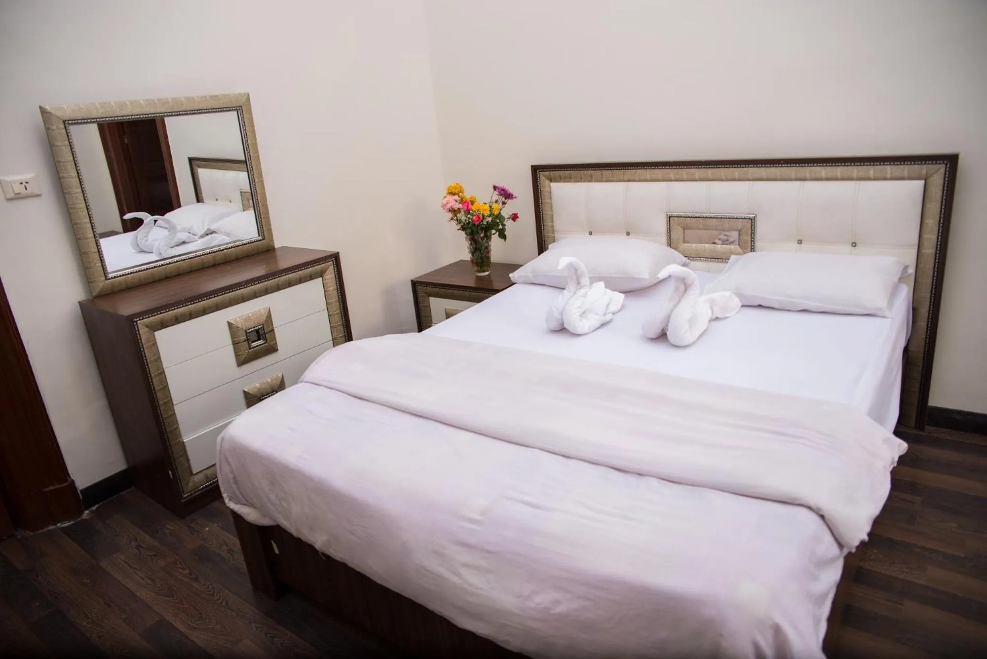 Bed in Hotel Grand Royal Cairo