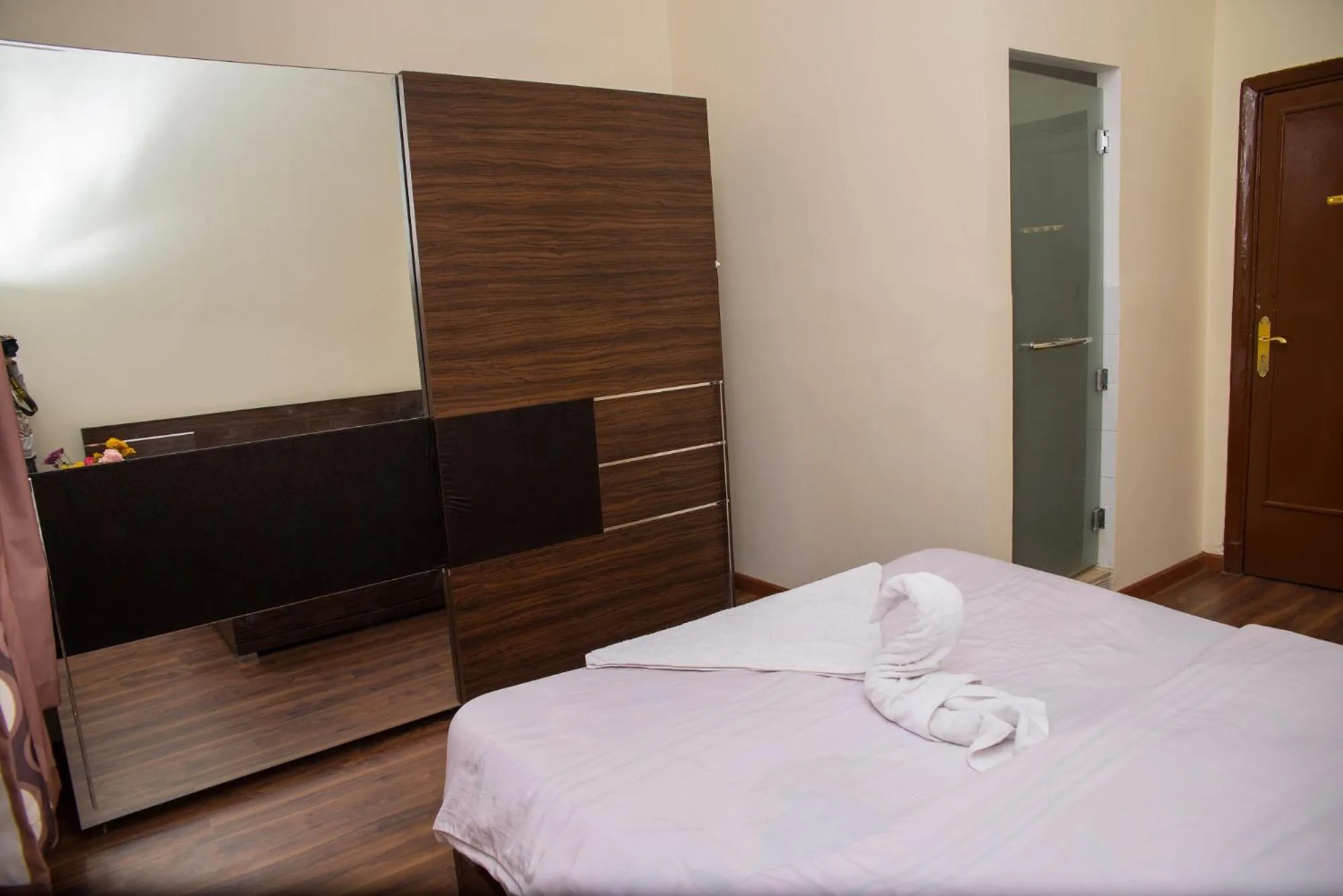 Bed in Hotel Grand Royal Cairo